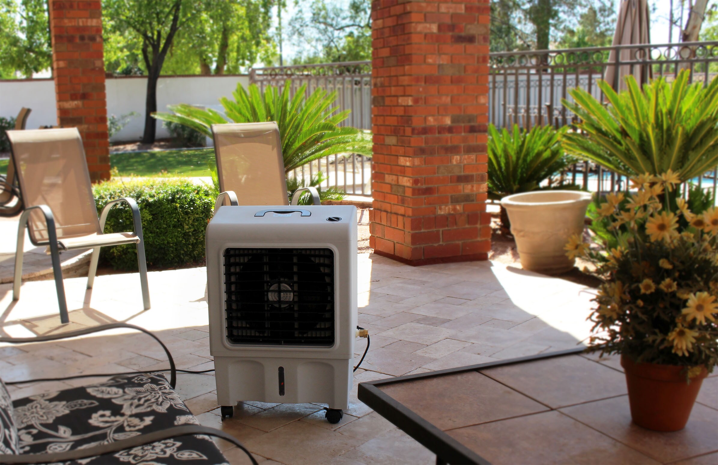 Dial Manufacturing 1300-CFM 3-Speed Indoor/Outdoor Portable Evaporative Cooler for 500-sq ft (Motor Included)