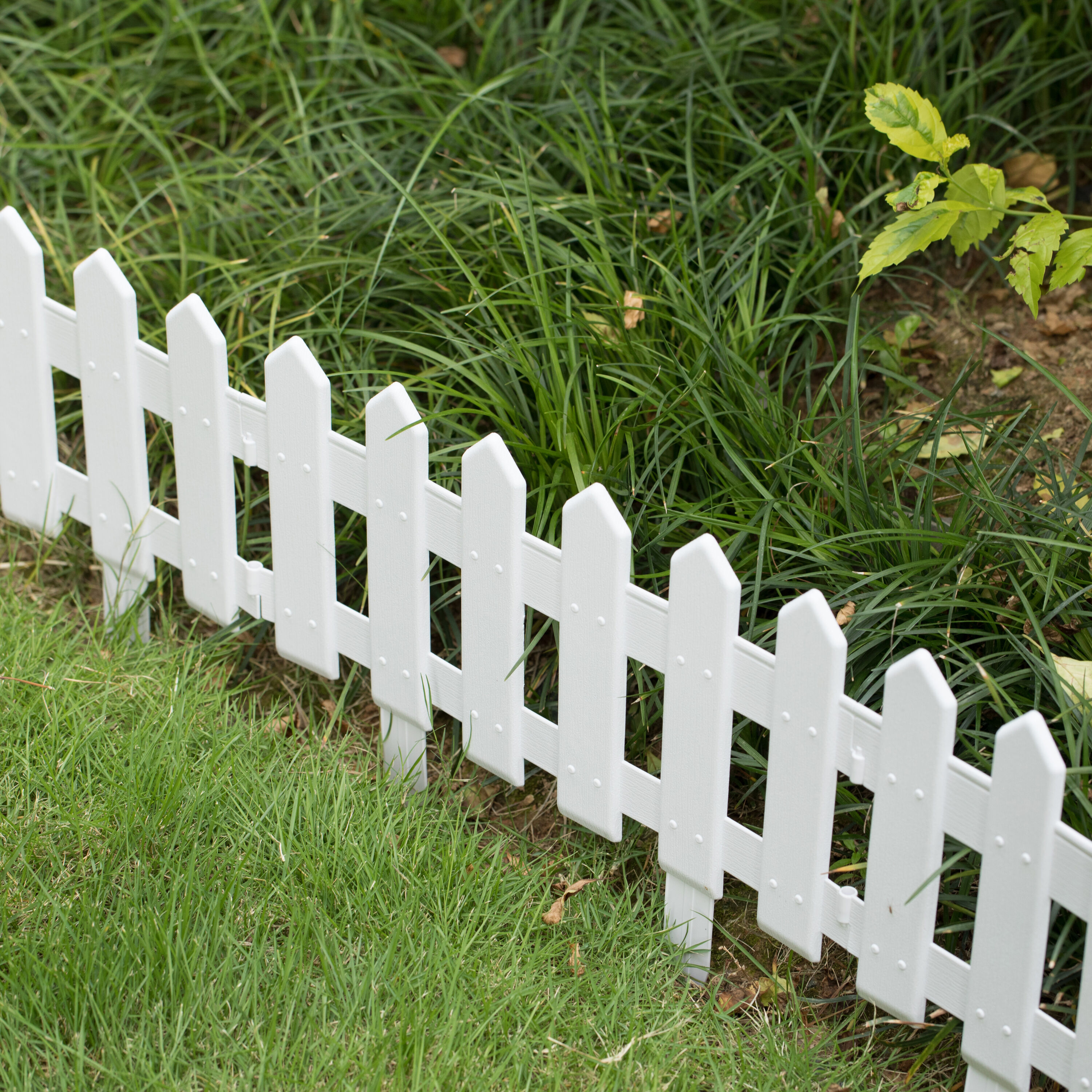 Gardenised Lawn Picket Fence in the Garden Fencing department at Lowes.com