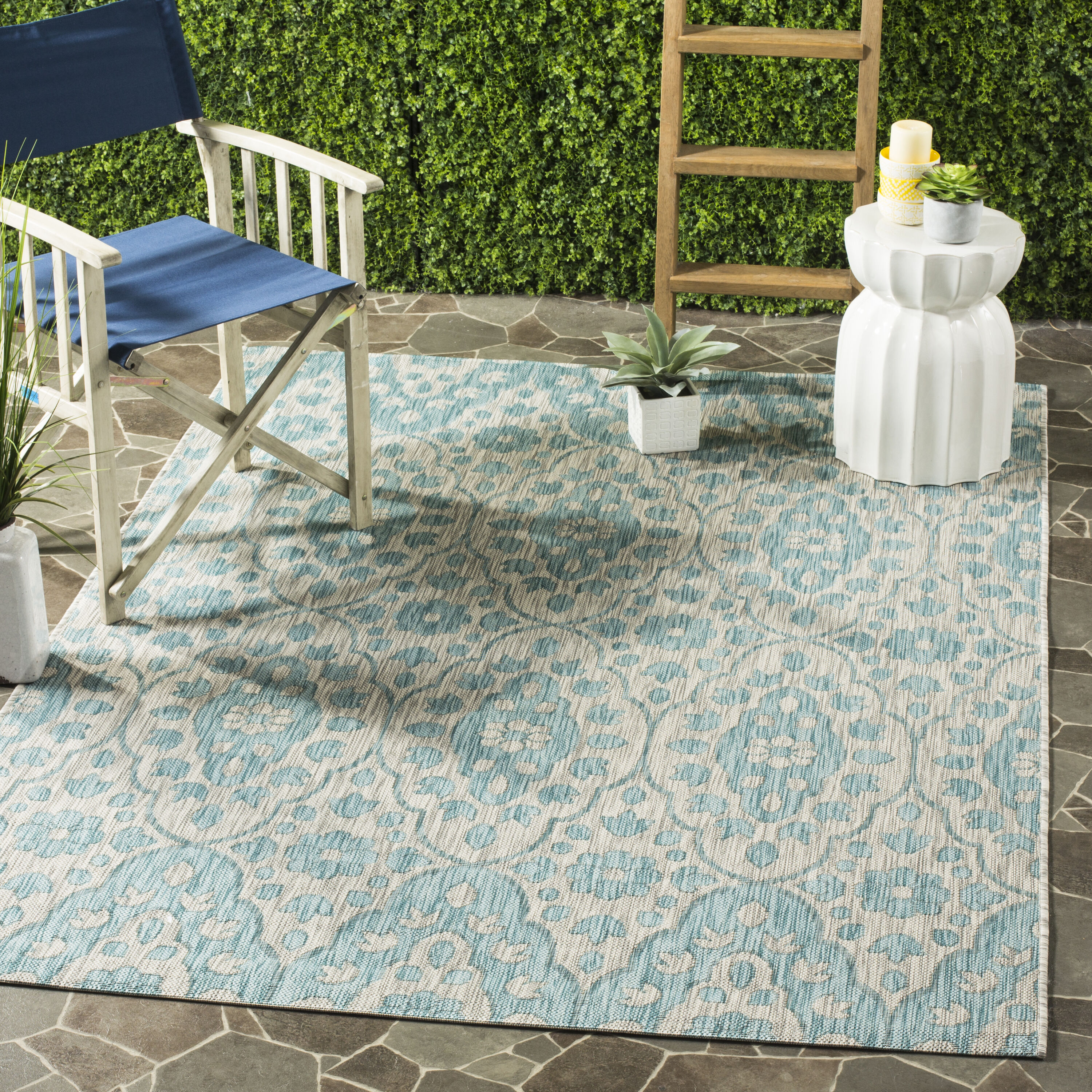 Martha Stewart MSR4115-37112-6 Tulip Medallion 7 x 10 (ft) Loomed Polypropylene Gray/Aqua Rectangular Indoor Abstract Farmhouse/Cottage Area rug