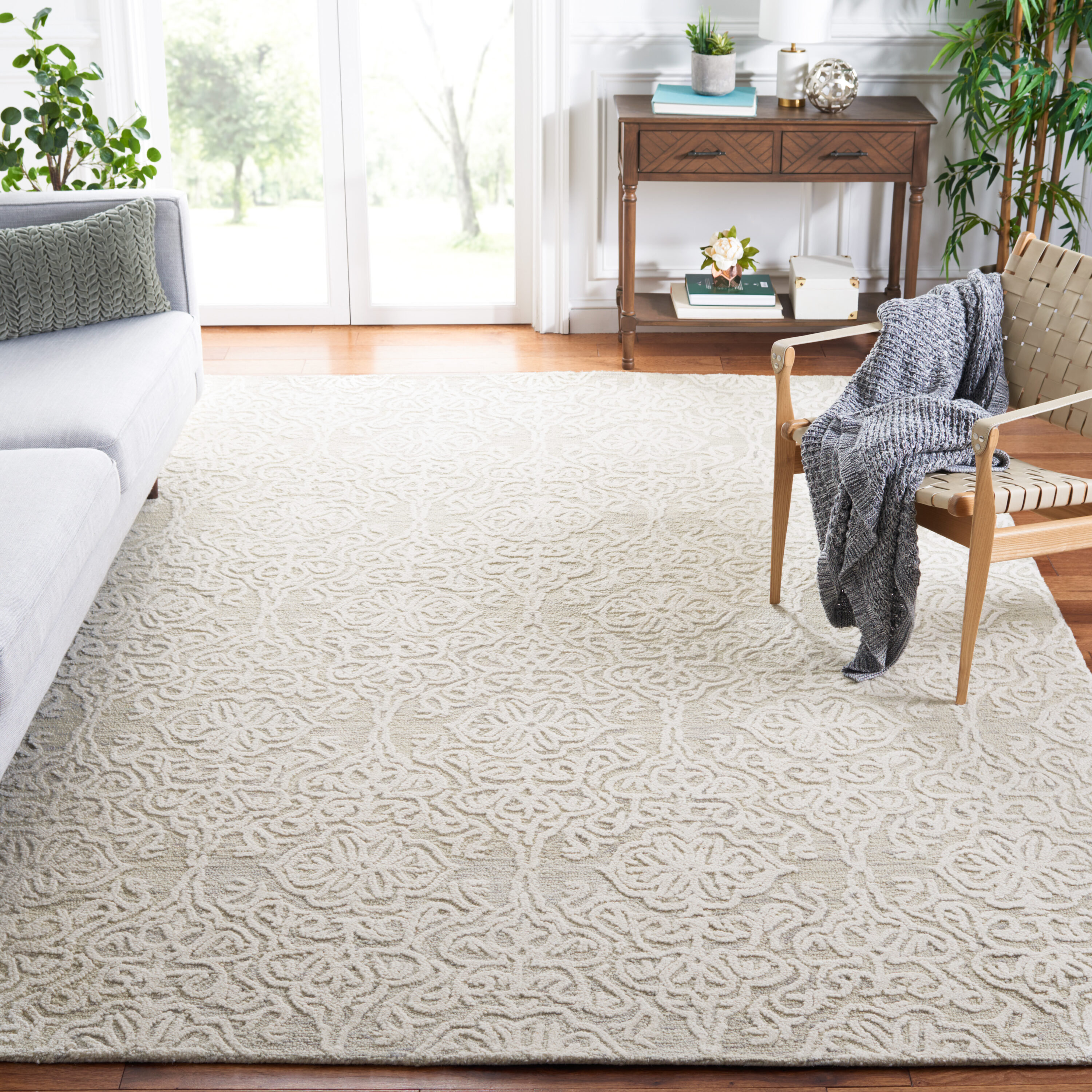  Blossom 112 Silver/Ivory Traditional 8ft x 10ft Large Rectangle Rug
