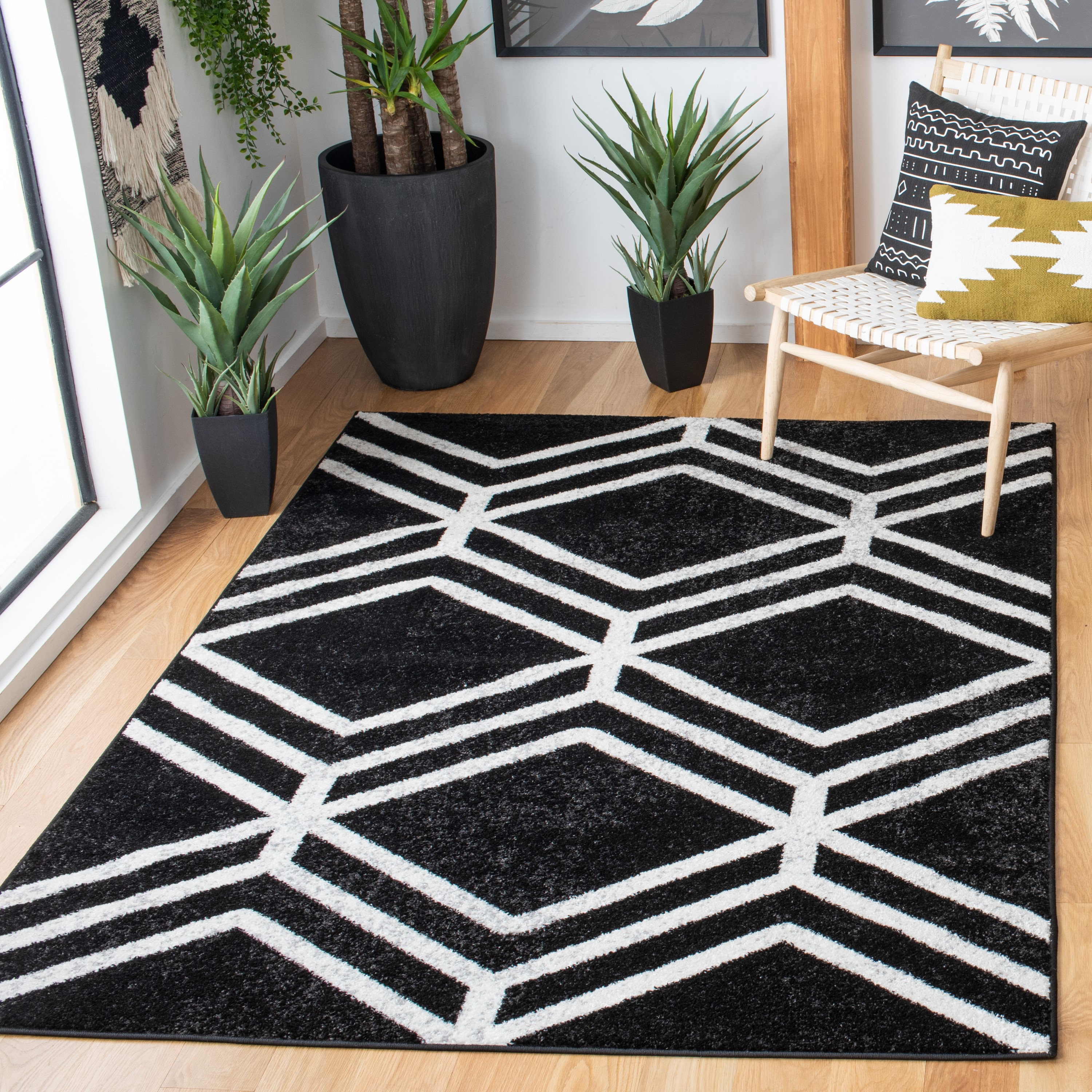 Safavieh ADR253H-4 Adirondack 4 x 6 (ft) Loomed Polypropylene Black/Ivory Rectangular Indoor Geometric Bohemian/Eclectic Area rug