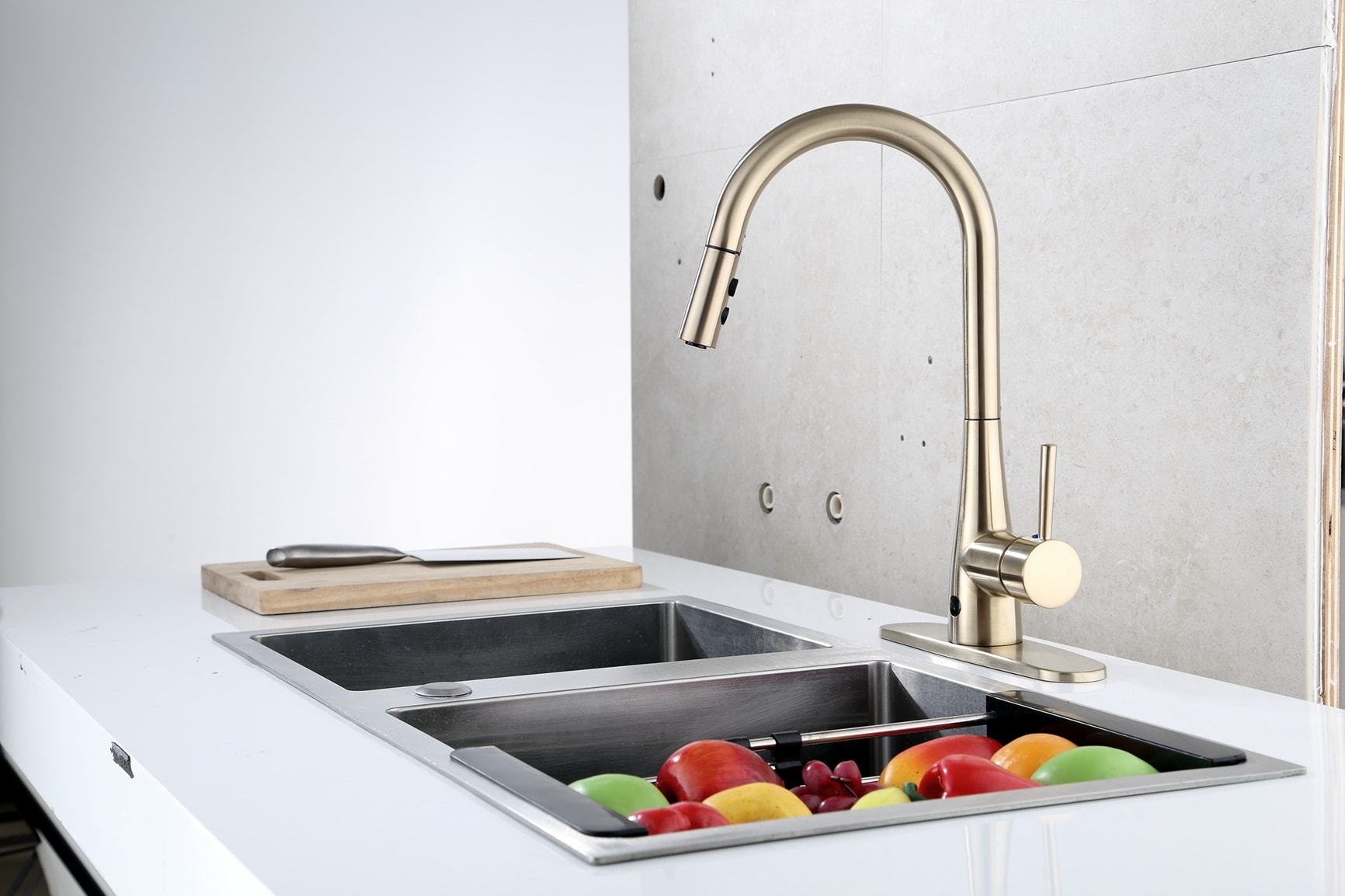 Runfine RF416002 Norwich Matte gold Single Handle Deck-mount Kitchen Faucet with Sprayer ( Deck Plate Included )