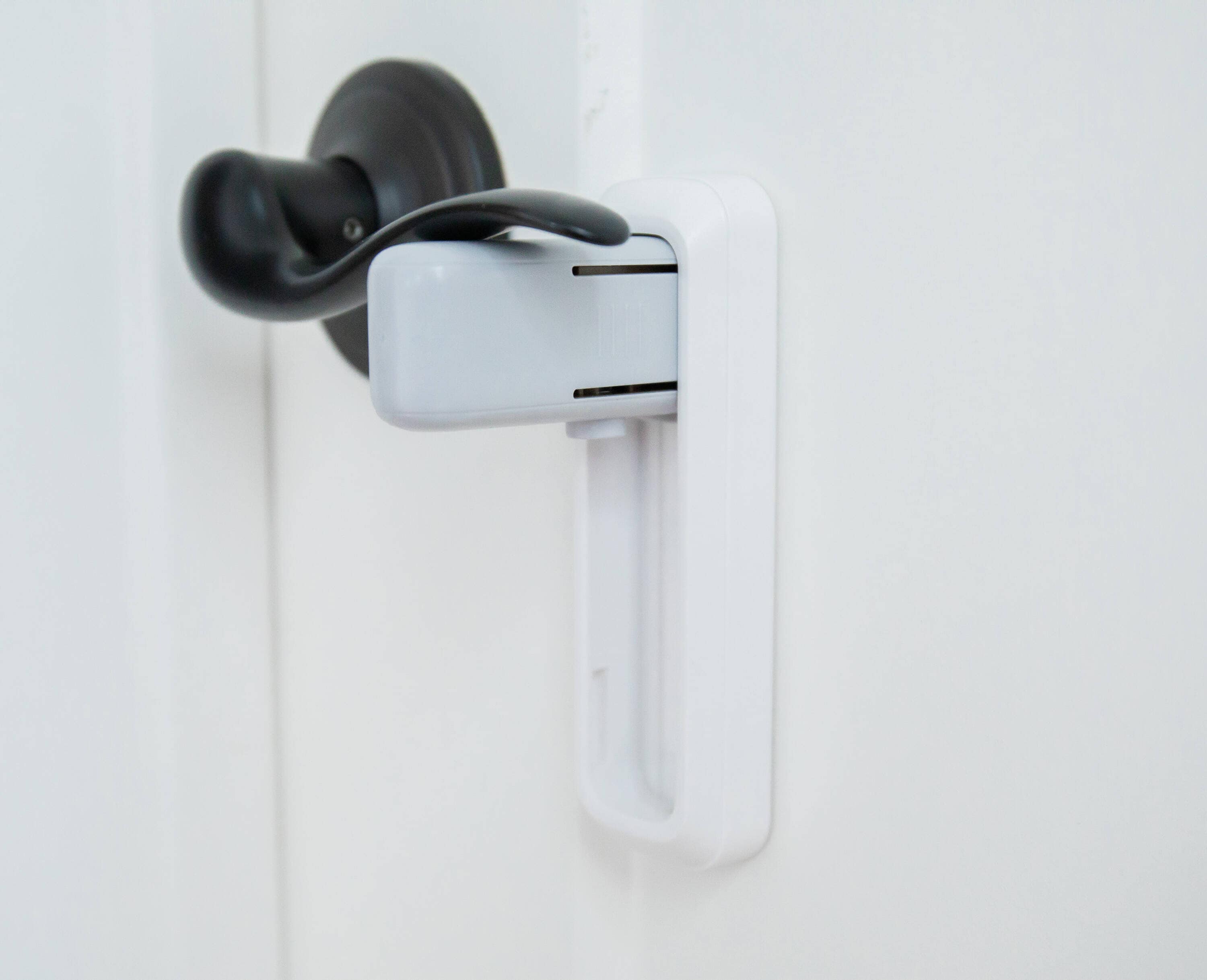 Door Monkey Child Proof Door Lock & Pinch Guard - For Door Knobs & Lever  Handles