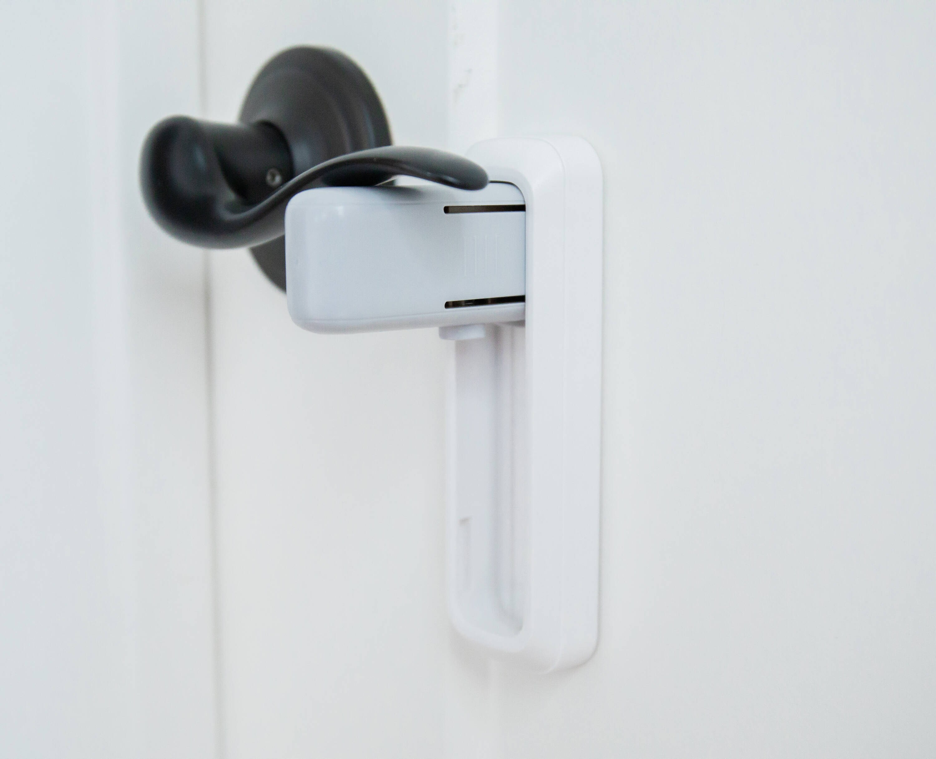 Regalo Regalo Home Safety White Lever Door Lock