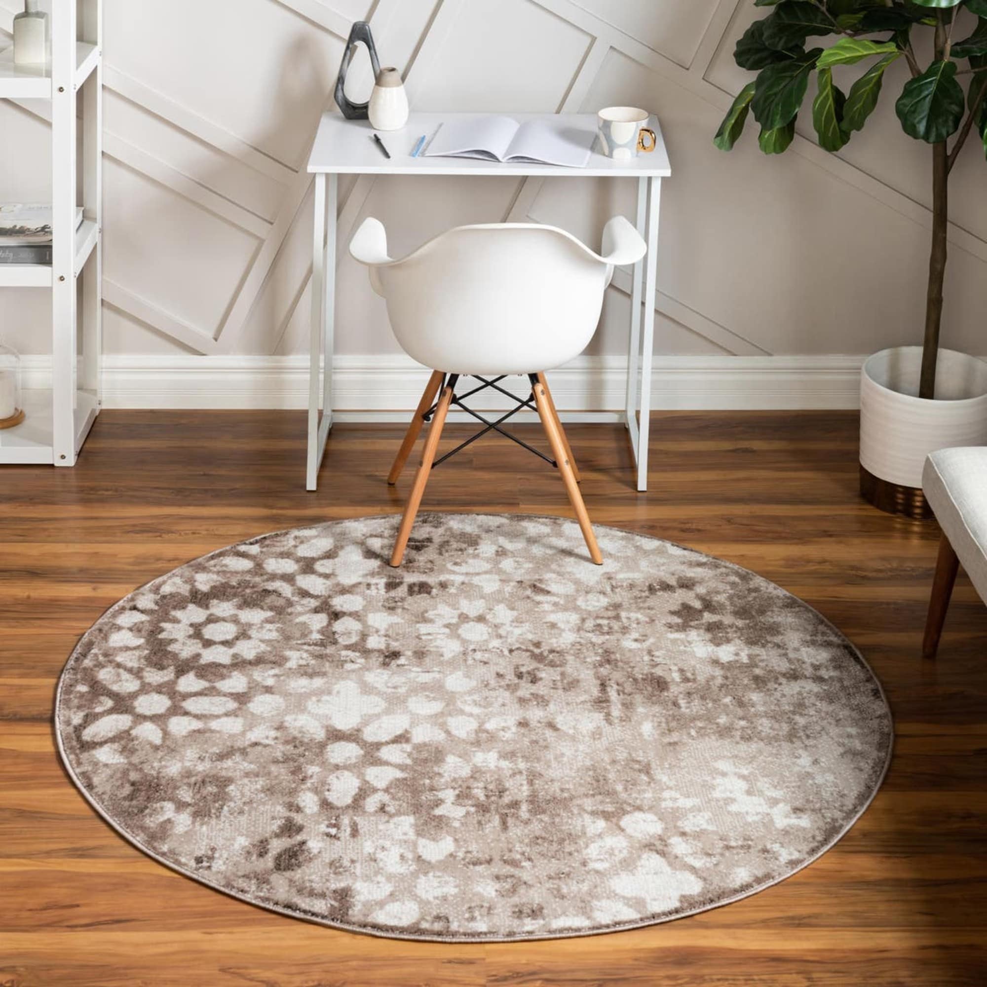 Unique Loom 3147082 Sofia 5 x 5 (ft) Loomed Polypropylene Brown Round Indoor Floral Bohemian/Eclectic Area rug