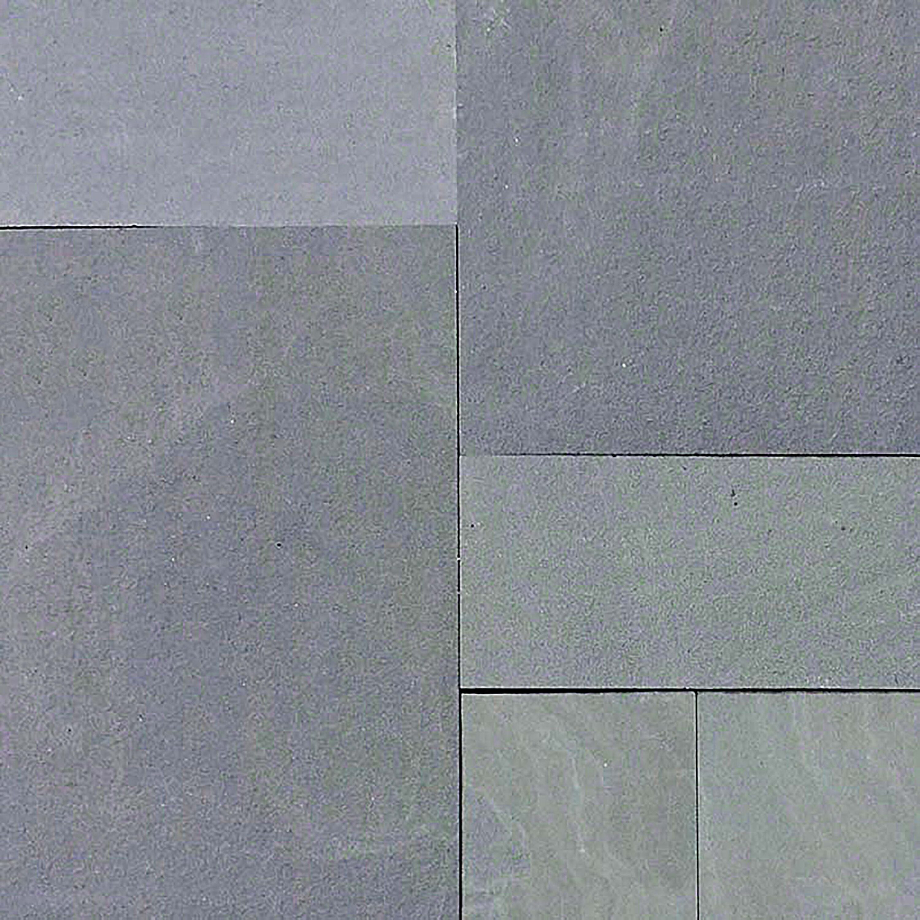 WonderLand 36-in L x 12-in W x 1.25-in H Irregular Mountain Bluestone Natural Natural stone Patio kit Pallet