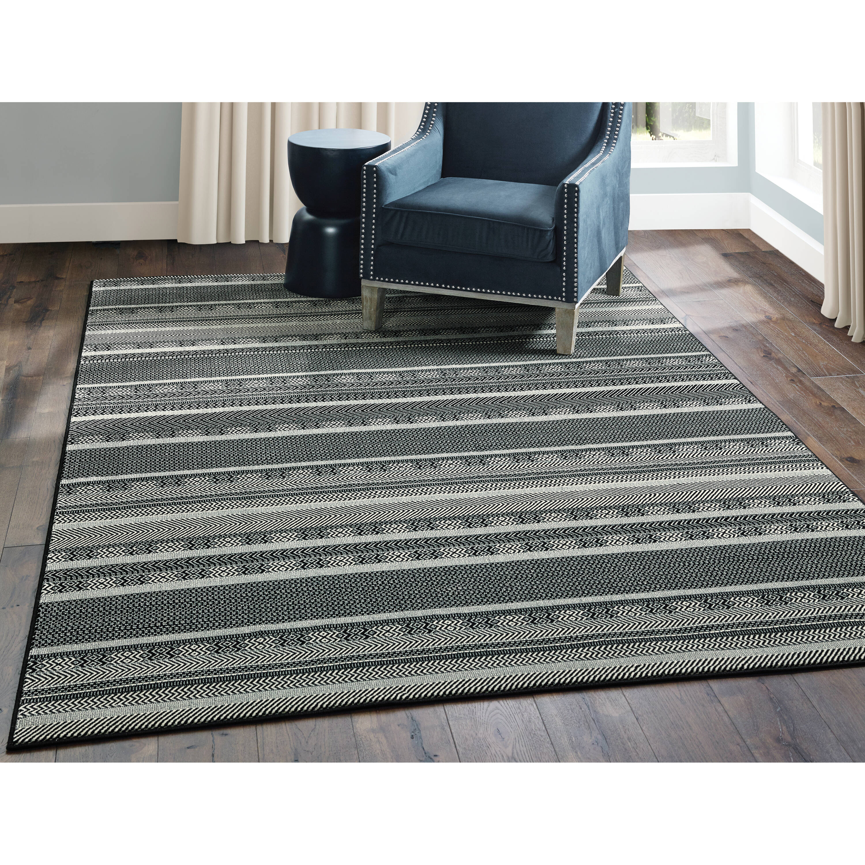 Archer Lane 180LUA2K7L Craven 8 x 10 (ft) Polypropylene Black Rectangular Indoor Geometric Global Area rug