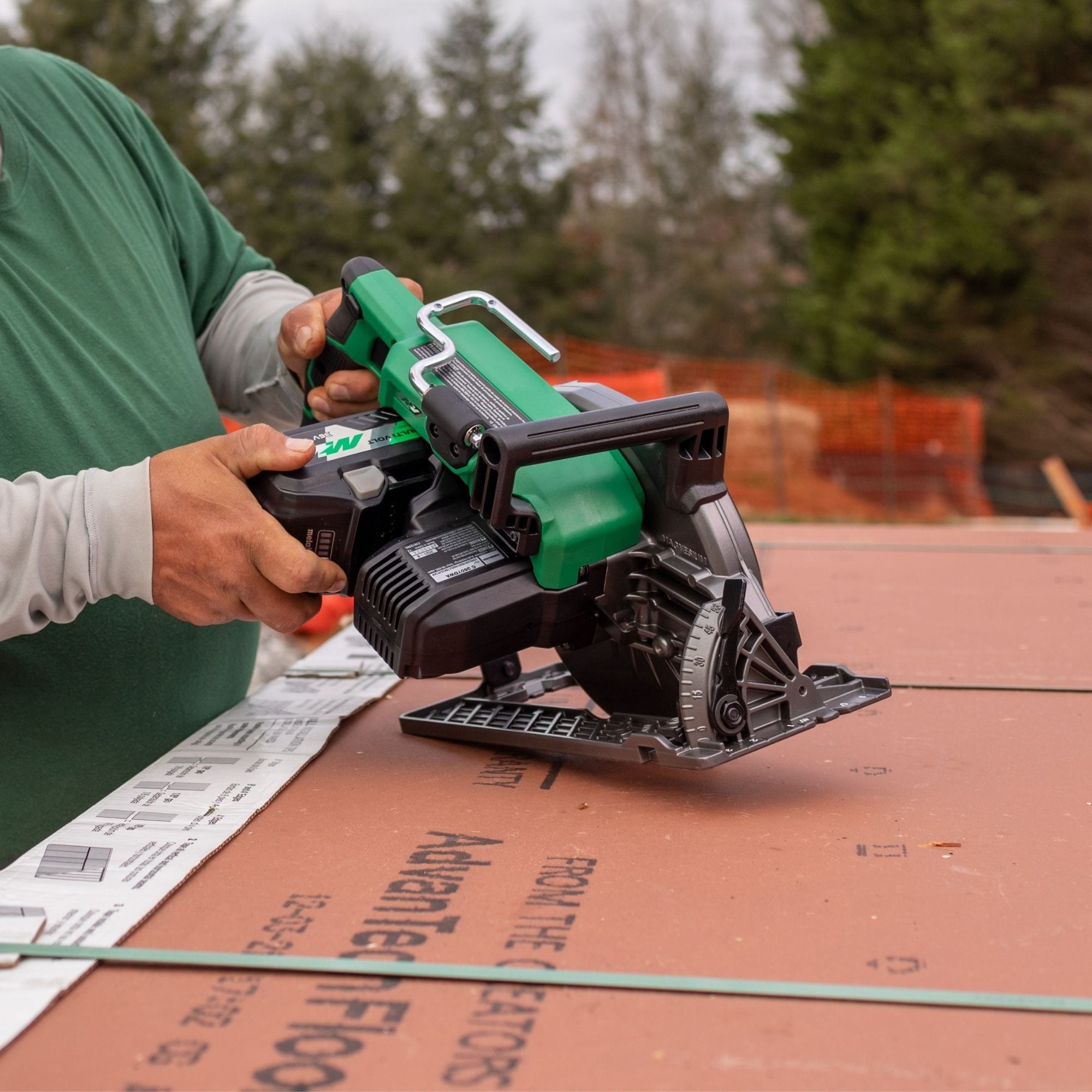 Metabo HPT Multi-Volt 36-volt 7-1/4-in Brushless Cordless Circular Saw  (Charger Included) in the Circular Saws department at
