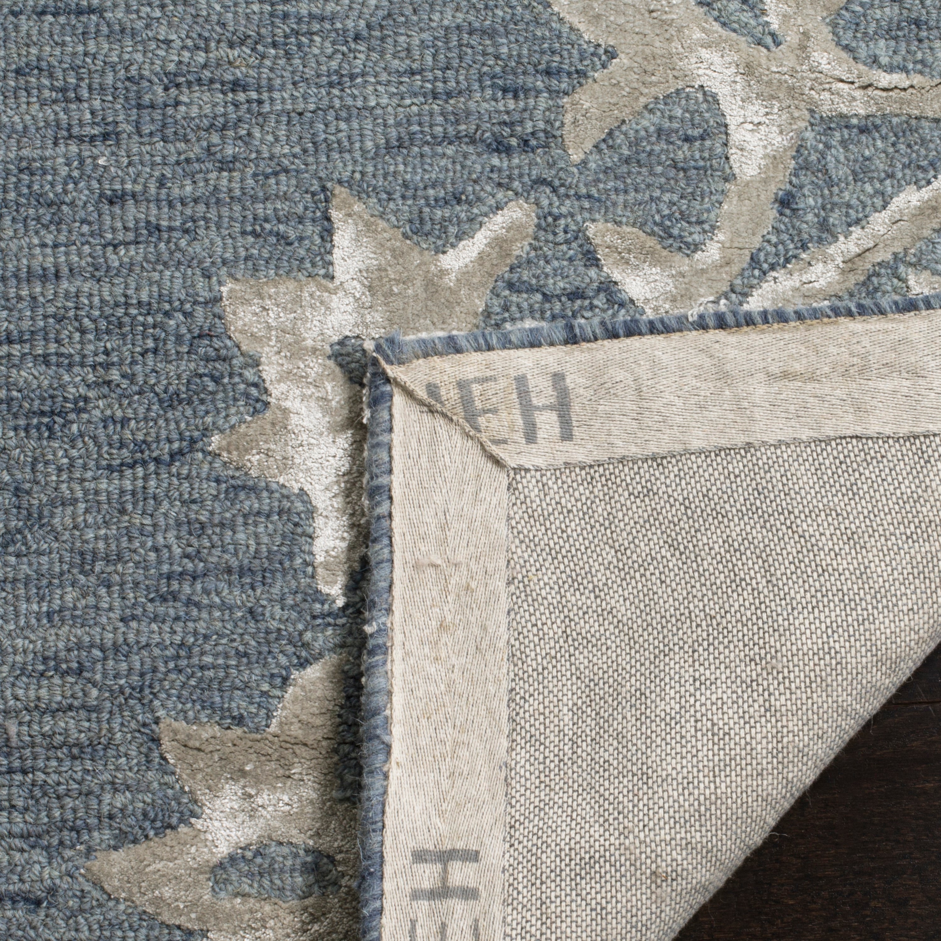 Hand-Tufted Blue Wool and Viscose 3' x 5' Area Rug