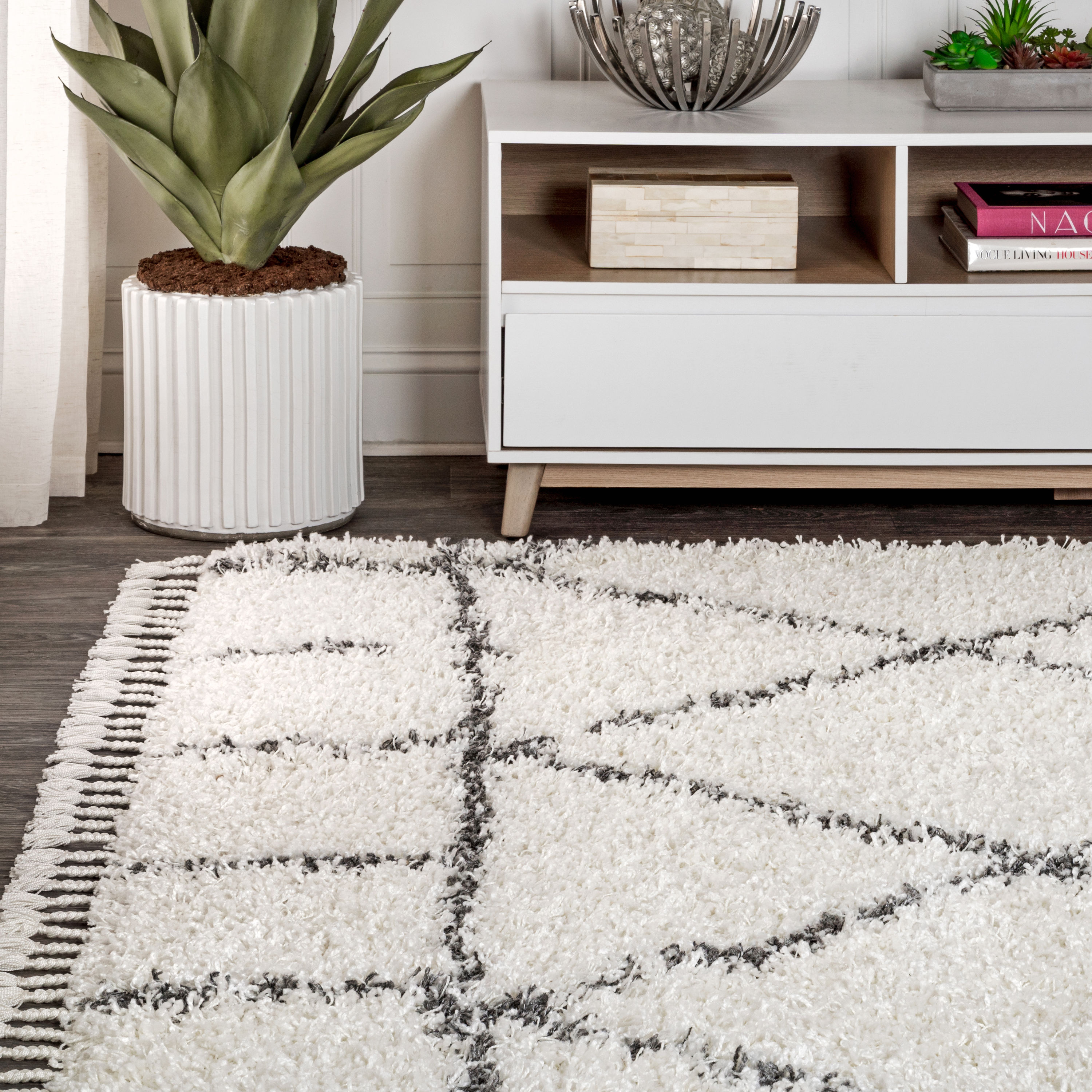 8' x 10' Grey and Ivory Trellis Shag Rug