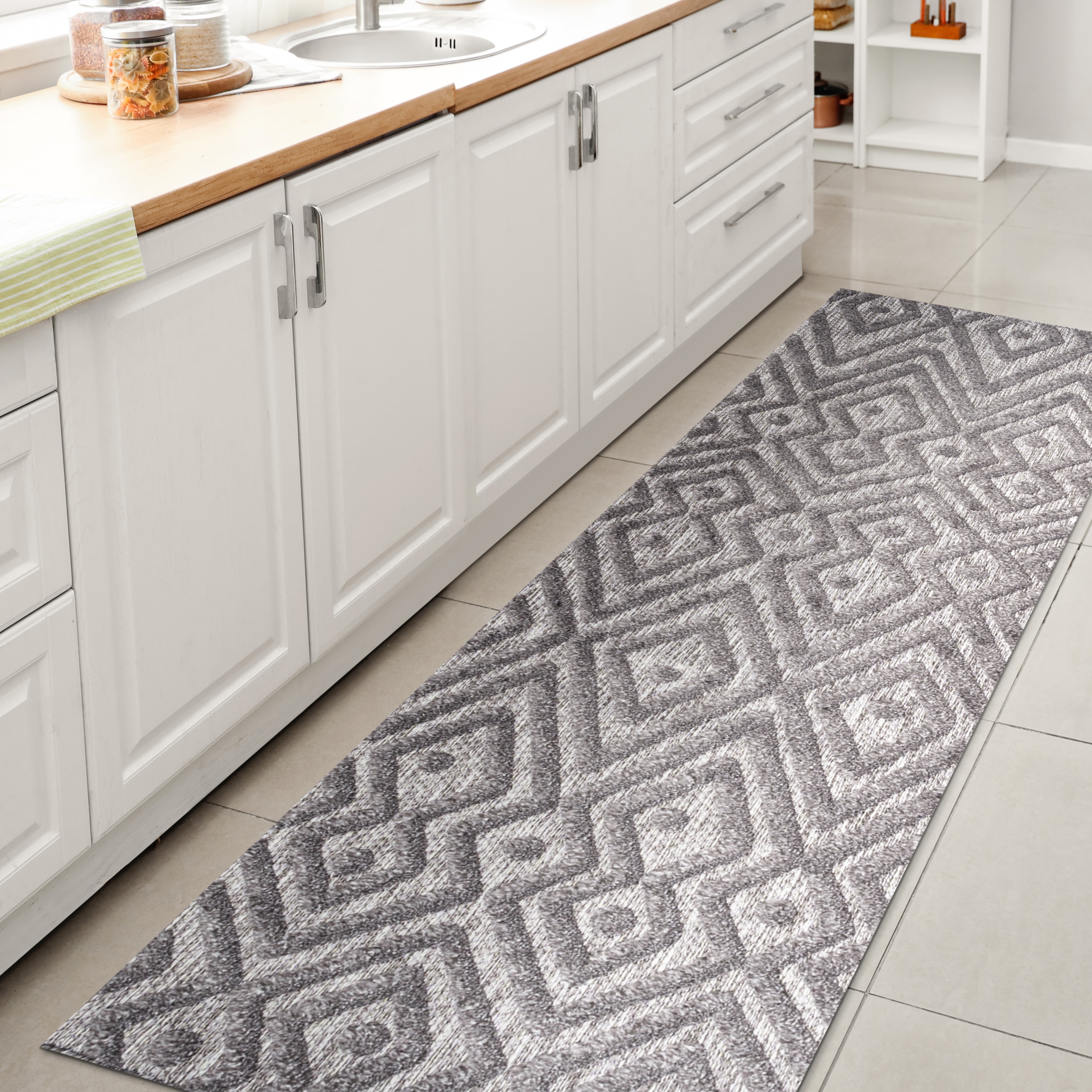 JONATHAN  Y IBZ100A-28 IBIZA Balansat Moroccan Diamond 2 x 8 (ft) Loomed Polypropylene Dark Gray Rectangular Indoor/Outdoor Geometric Bohemian/Eclectic Runner rug