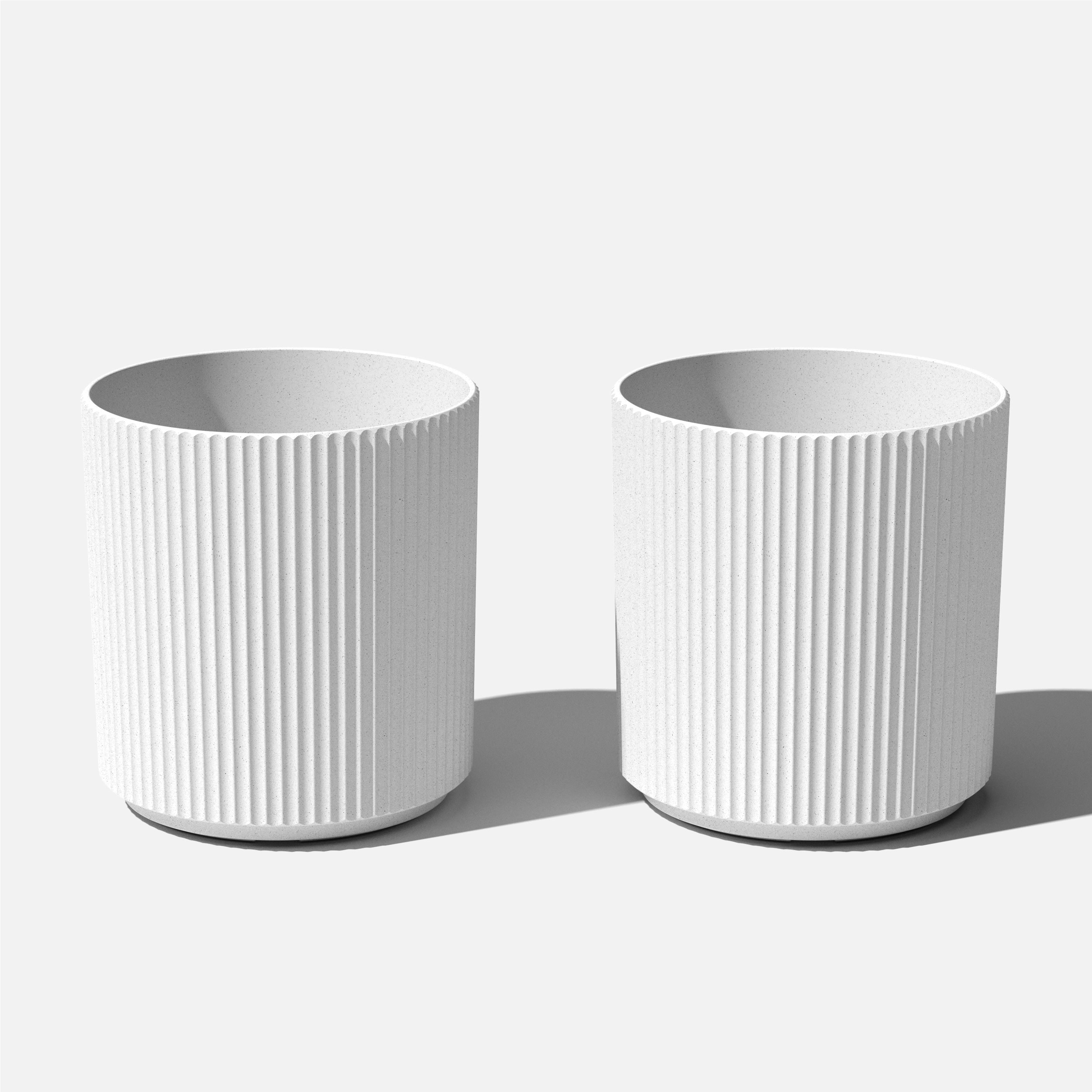 Veradek DMV20W-2PK 2 -Pack Round 18.5-in W x 20-in H x White Plastic Indoor/Outdoor Planter