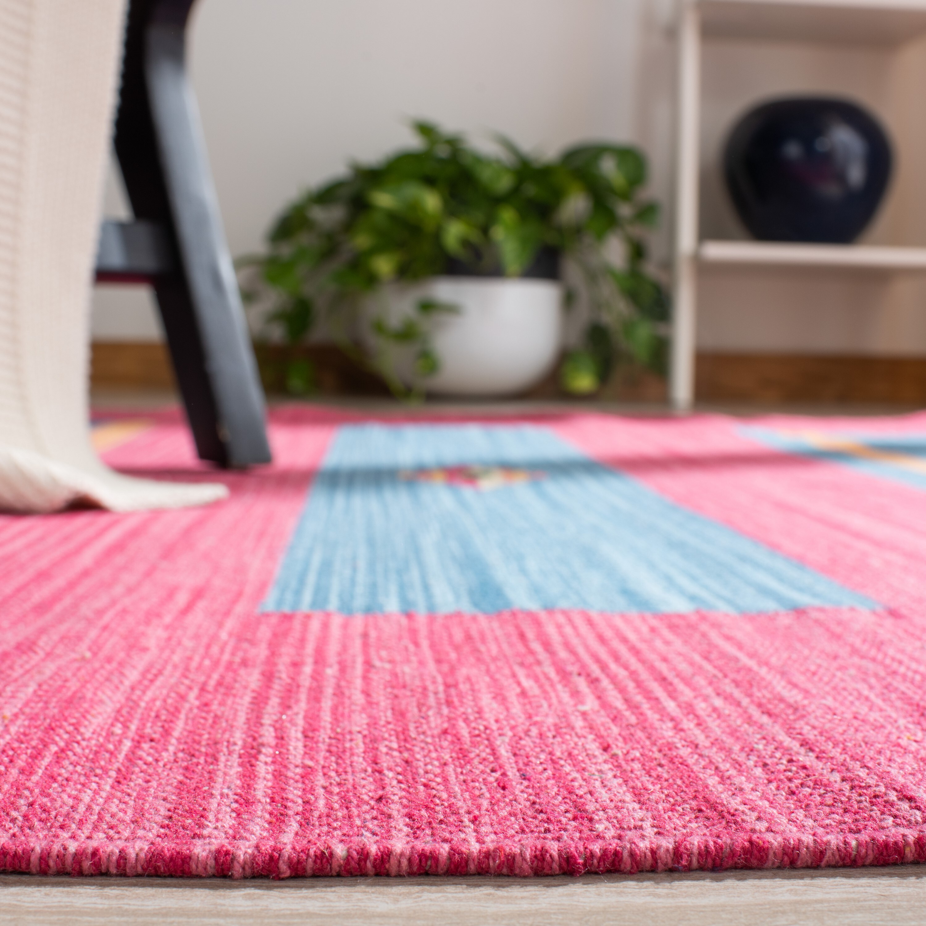 Safavieh Braided Epraxia 4 X 4 (ft) Pink/Yellow Round Indoor Abstract  Bohemian/Eclectic Area Rug in the Rugs department at