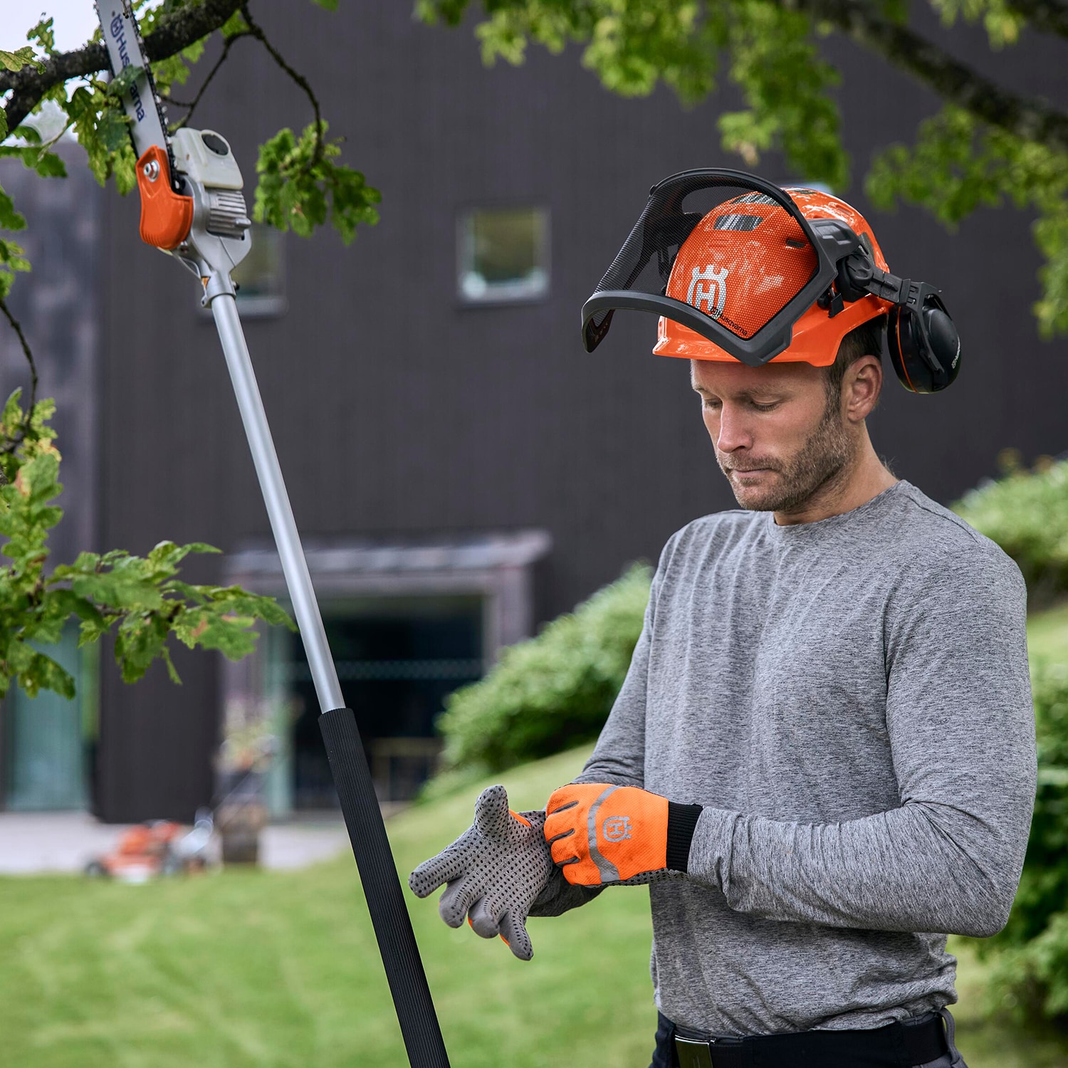 Husqvarna 967884611 Cordless-Pole-Saw - View #3