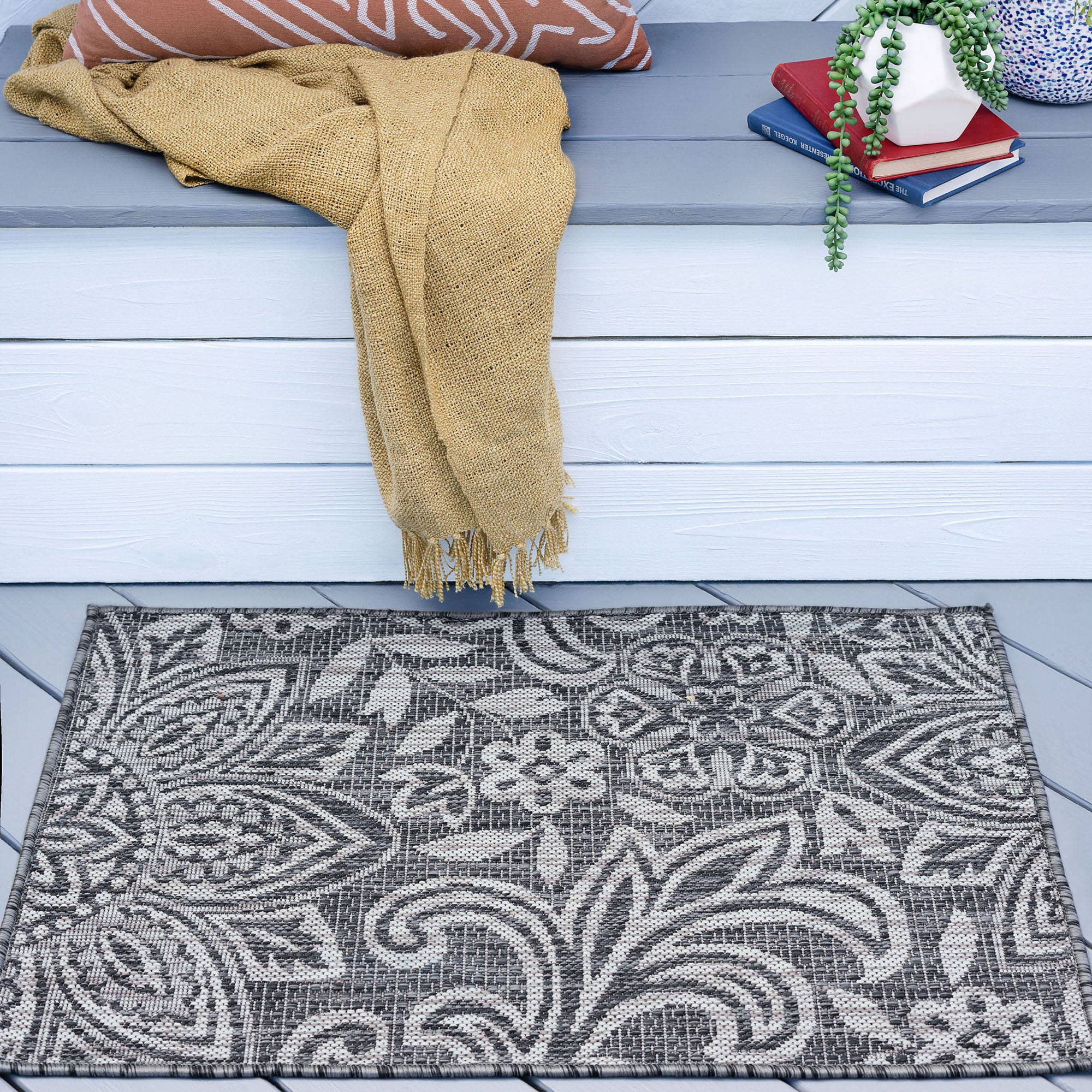 Tayse VND2618 2X3 Veranda 2 x 3 (ft) Flatweave Polypropylene Charcoal Rectangular Indoor/Outdoor Floral/Botanical Coastal Throw rug