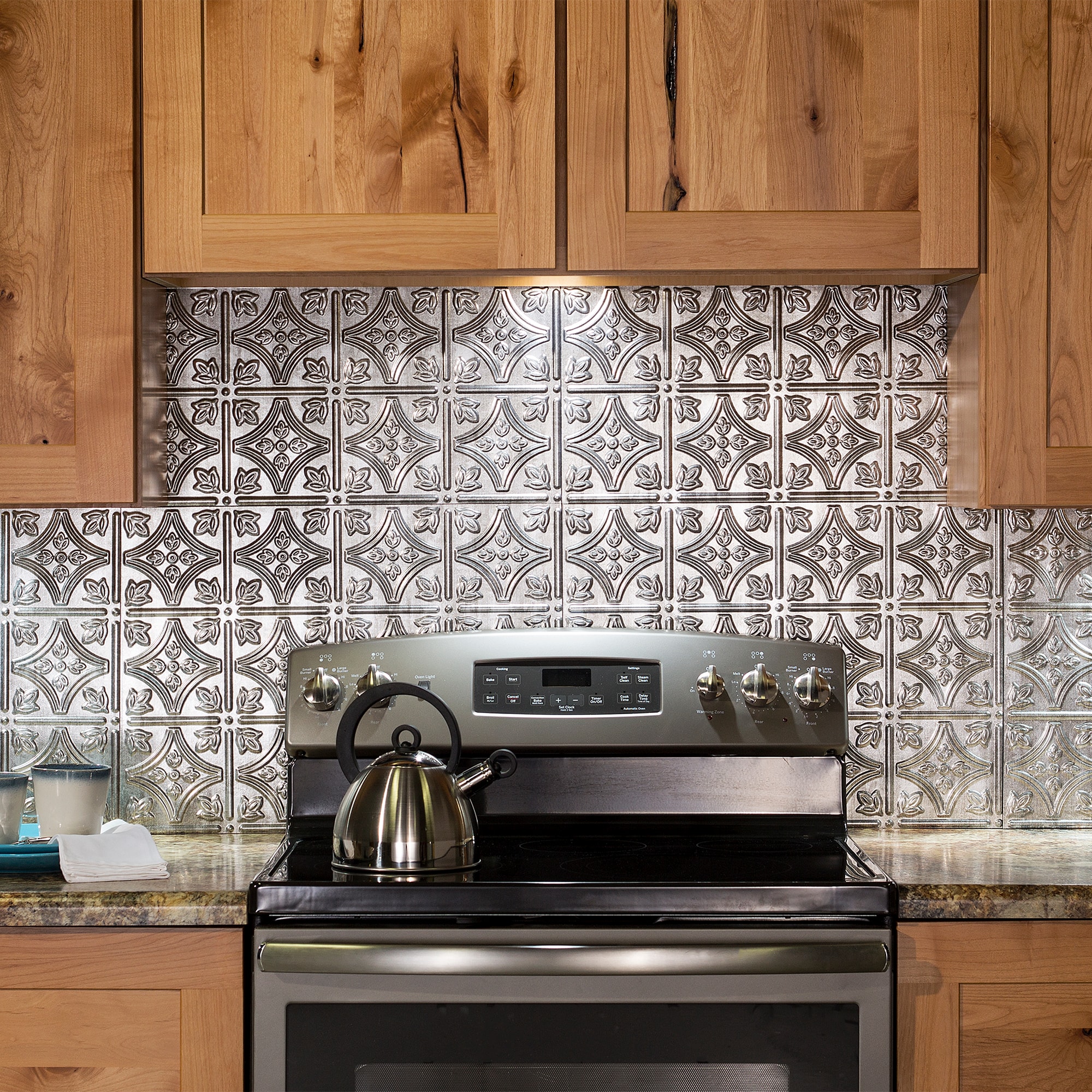 Fasade Traditional 1 Crosshatch Silver 18-in x 24-in Multi-finish PVC ...