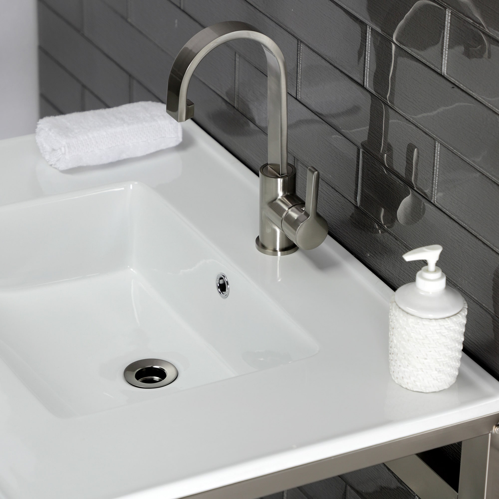 Kingston Brass WLLS8218CTL Lavatory-Faucets - View #5