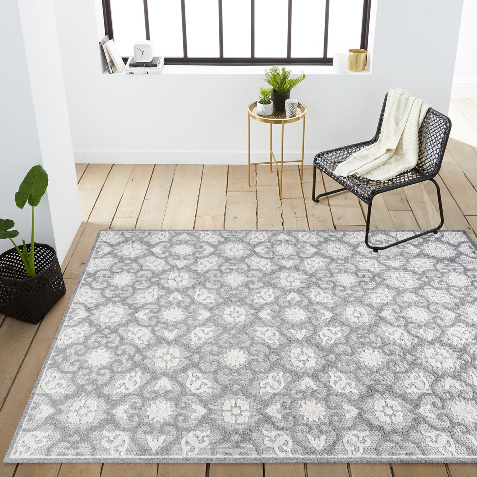 Mediterranean Trellis 4'x6' Light Gray/Ivory Synthetic Area Rug