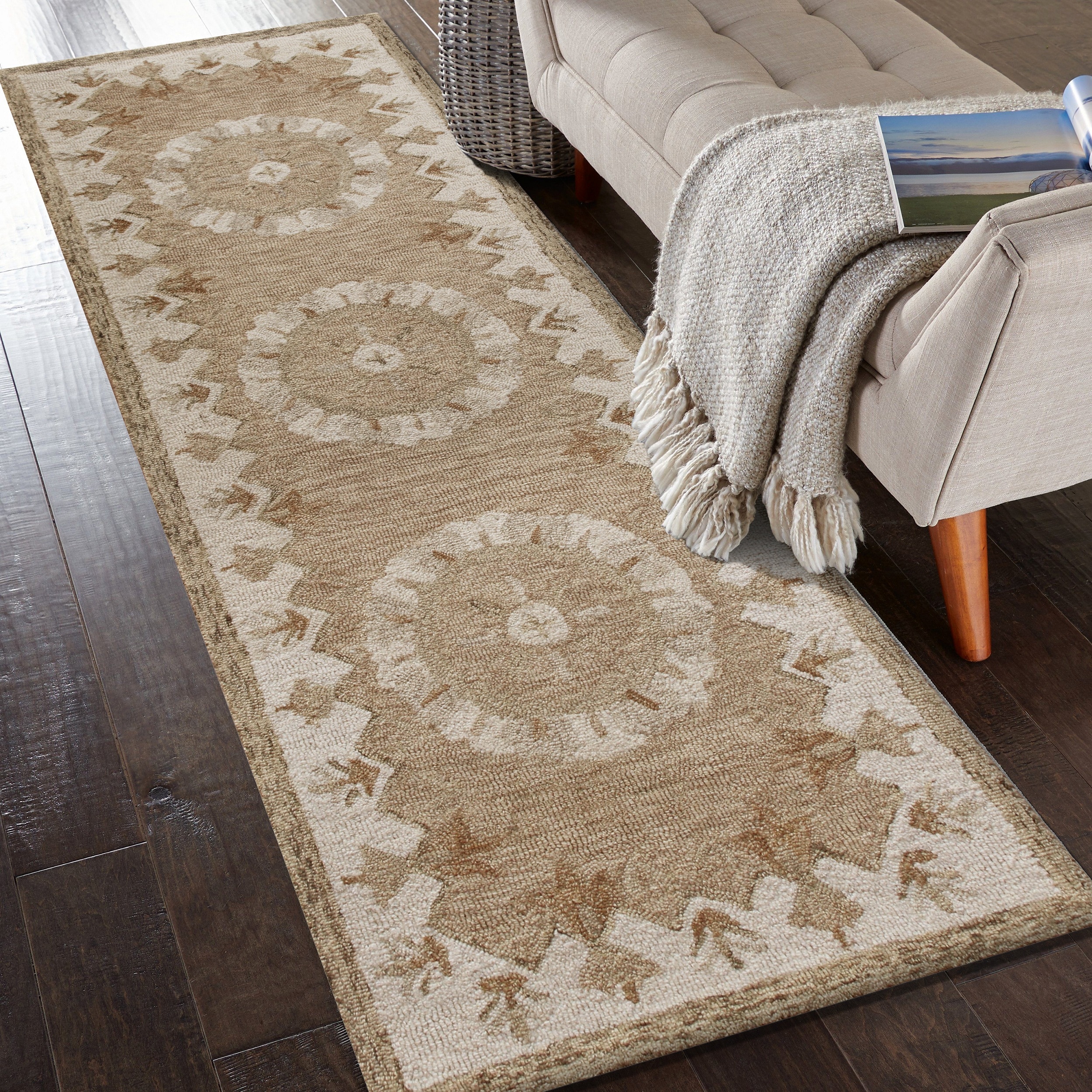 LR Home 1260A1084934J8 Maribella 2 x 7 (ft) Wool Tan/Beige/White Rectangular Indoor Medallion Area rug