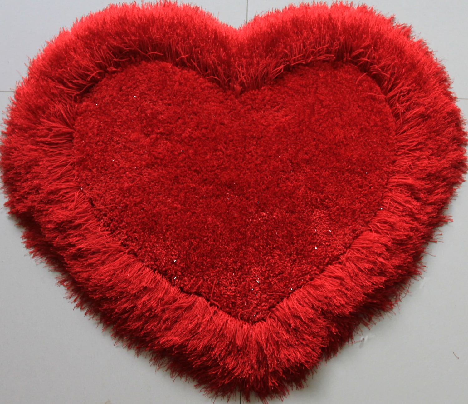 Amazing Rugs H1901 2 x 3 (ft) Tufted Polyester Red Heart Indoor Solid Area rug