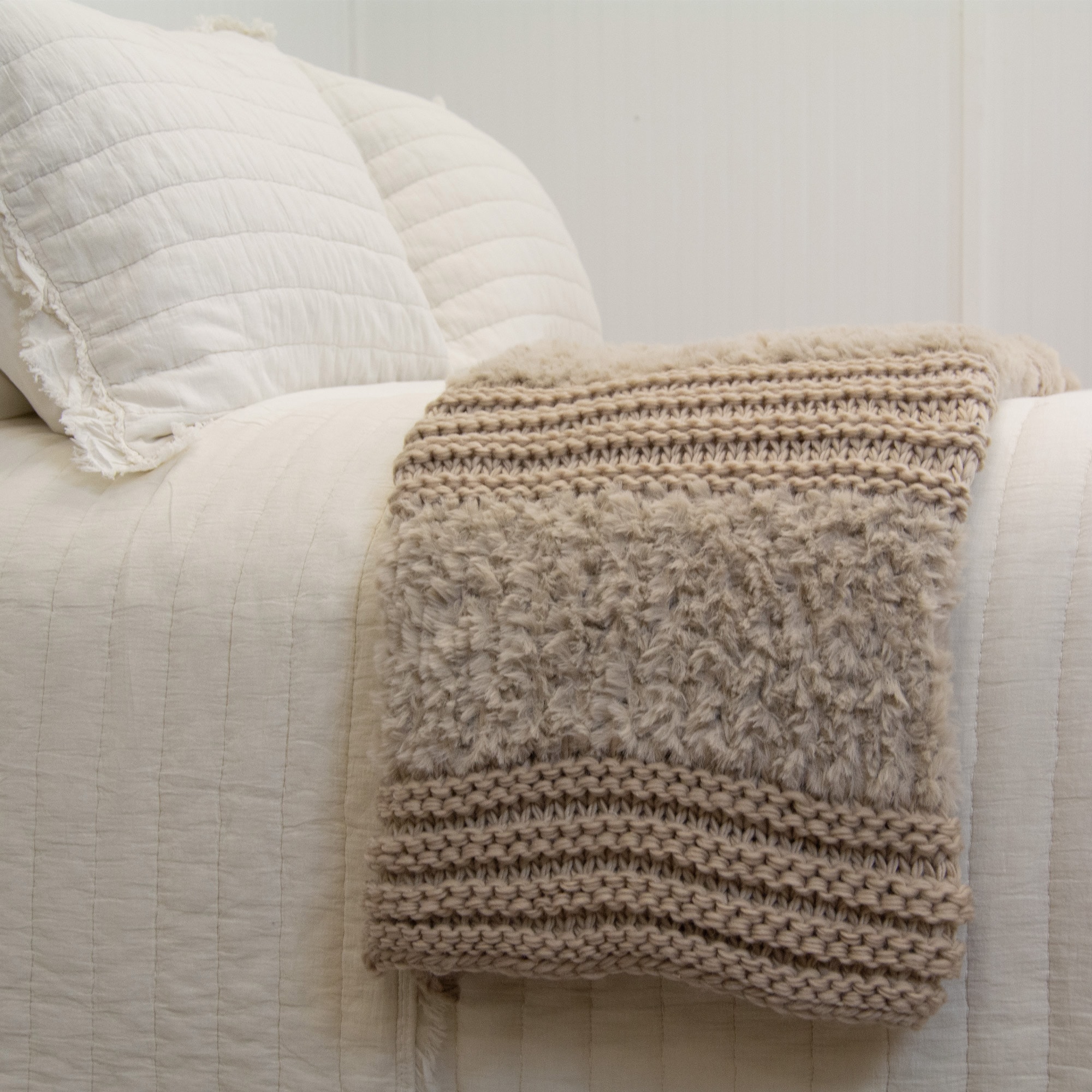 Donna Sharp Plush Knit (Taupe) 50-in x 60-in Polyester Throw