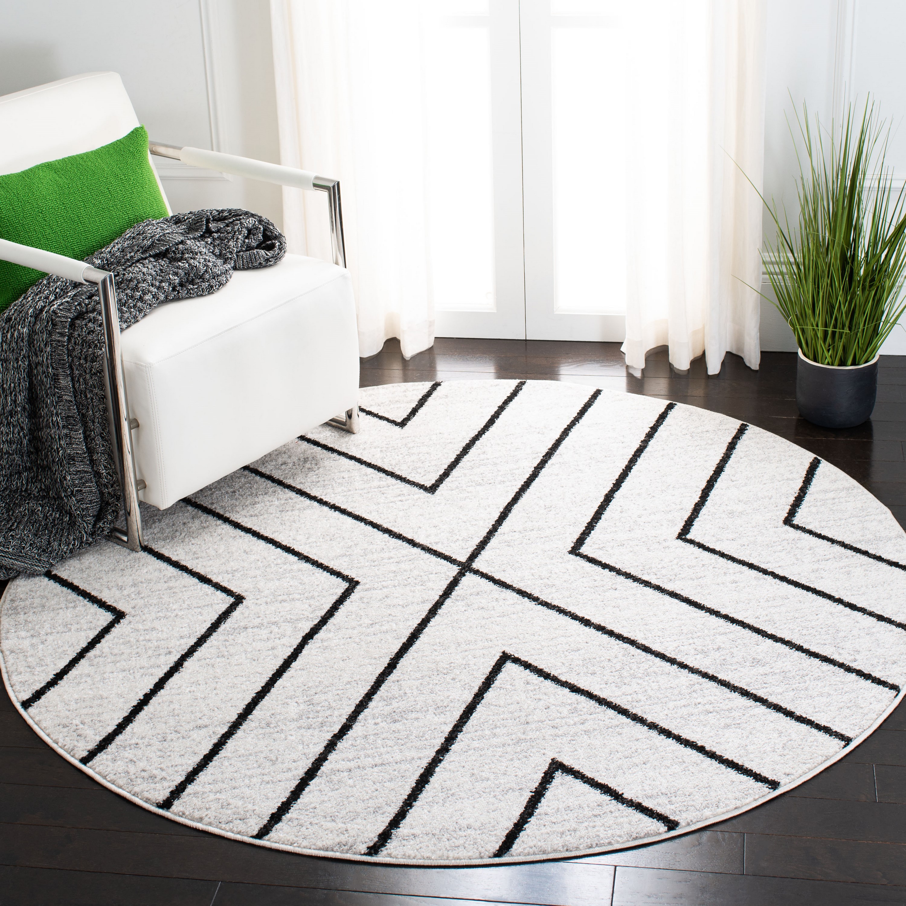 Safavieh ADR251A-4R Adirondack 4 x 4 (ft) Loomed Polypropylene Ivory/Gray Round Indoor Geometric Bohemian/Eclectic Area rug