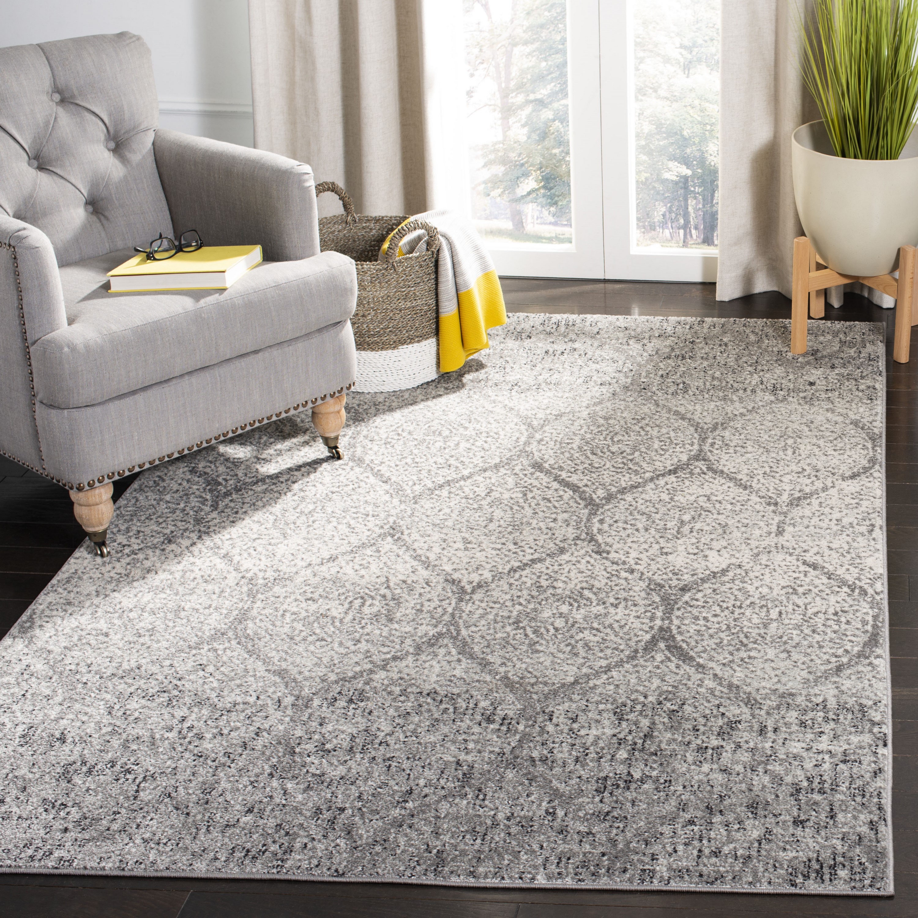 Safavieh MAD604F-4SQ Madison Westmont 4 x 4 (ft) Loomed Synthetic Gray/Ivory Square Indoor Trellis Farmhouse/Cottage Area rug