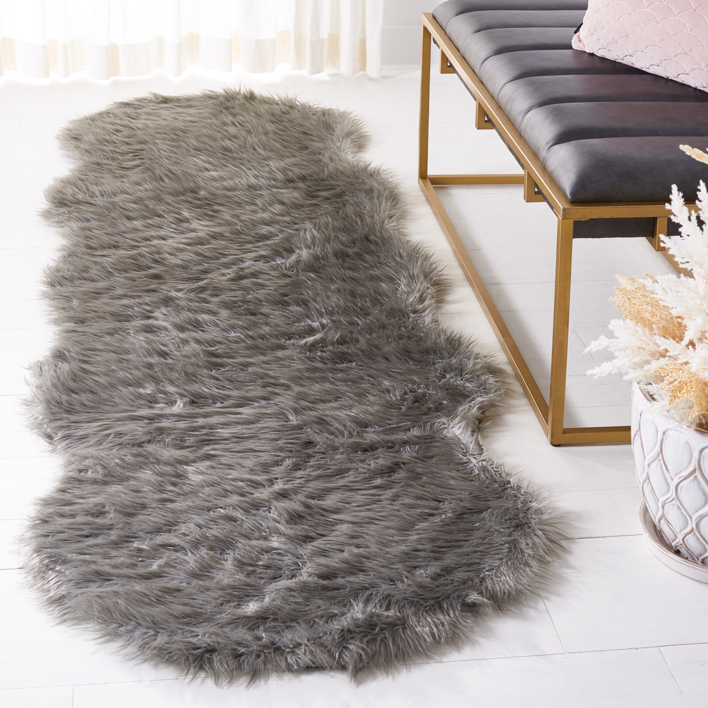 Safavieh FSS118B-28 Faux Sheep Skin Cenise 3 x 8 (ft) Loomed Synthetic Dark Gray Irregular Indoor Solid Runner rug