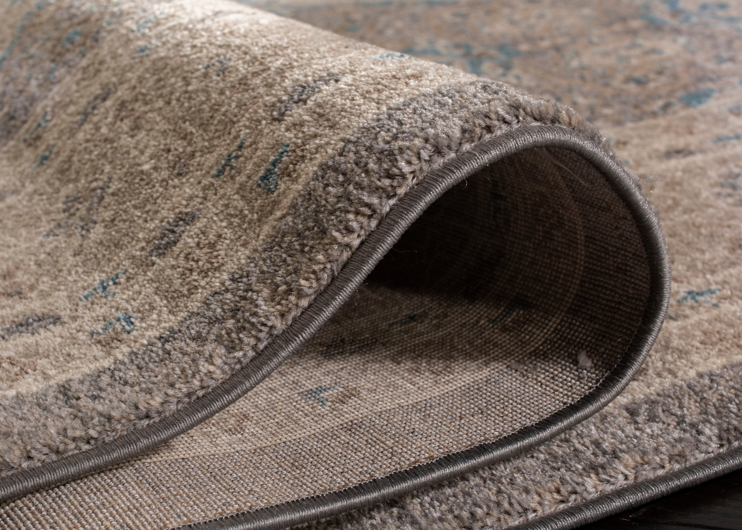 Safavieh Sofia Light Grey and Beige Synthetic Rectangular Area Rug