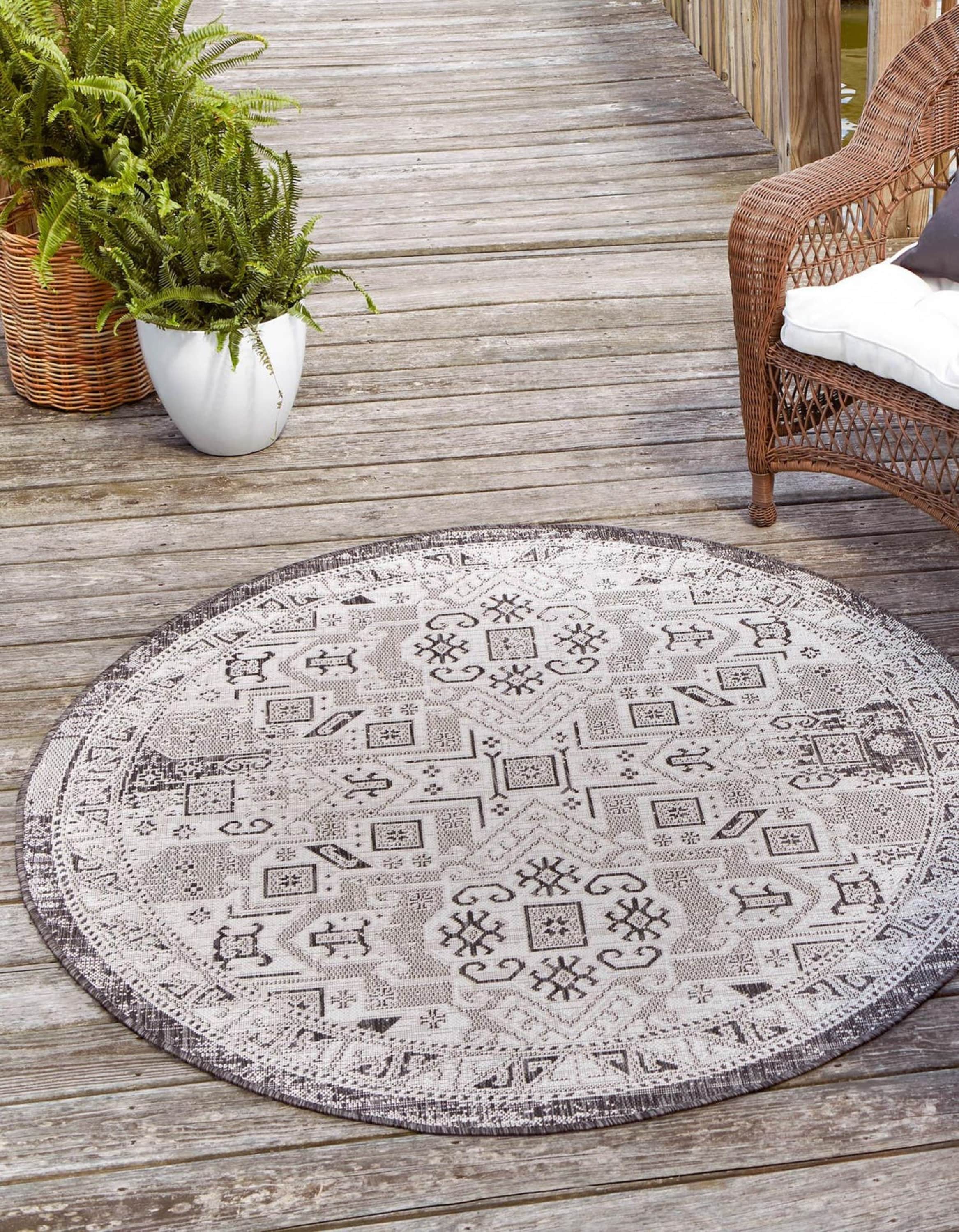 Unique Loom 3162381 Outdoor Aztec 3 x 3 (ft) Loomed Polypropylene Charcoal Gray Round Indoor/Outdoor Border Area rug