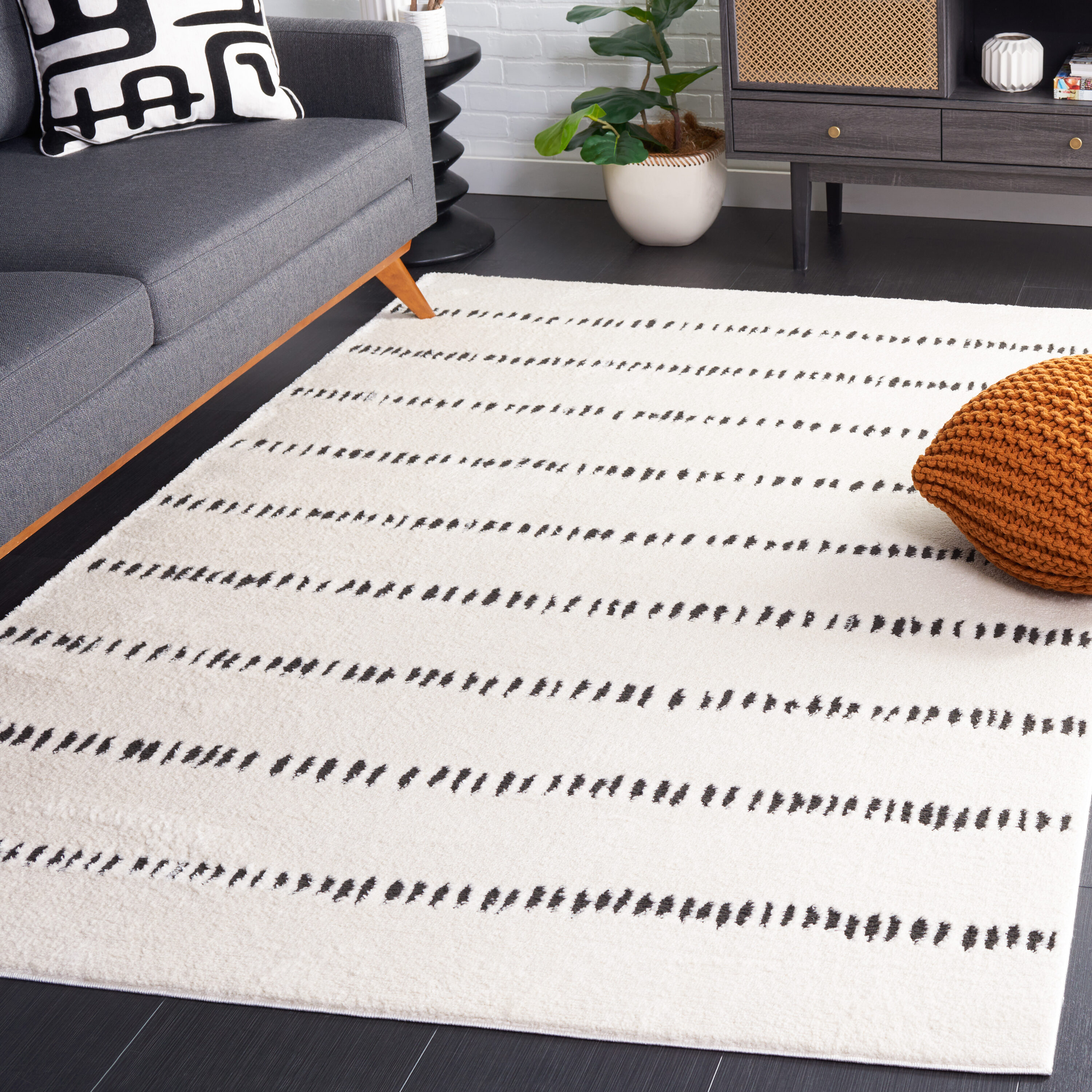 Melody 5 x 8 (ft) Loomed Polyester Ivory/Black Rectangular Indoor Geometric Mid-Century Modern Professionally Clean Only Area rug