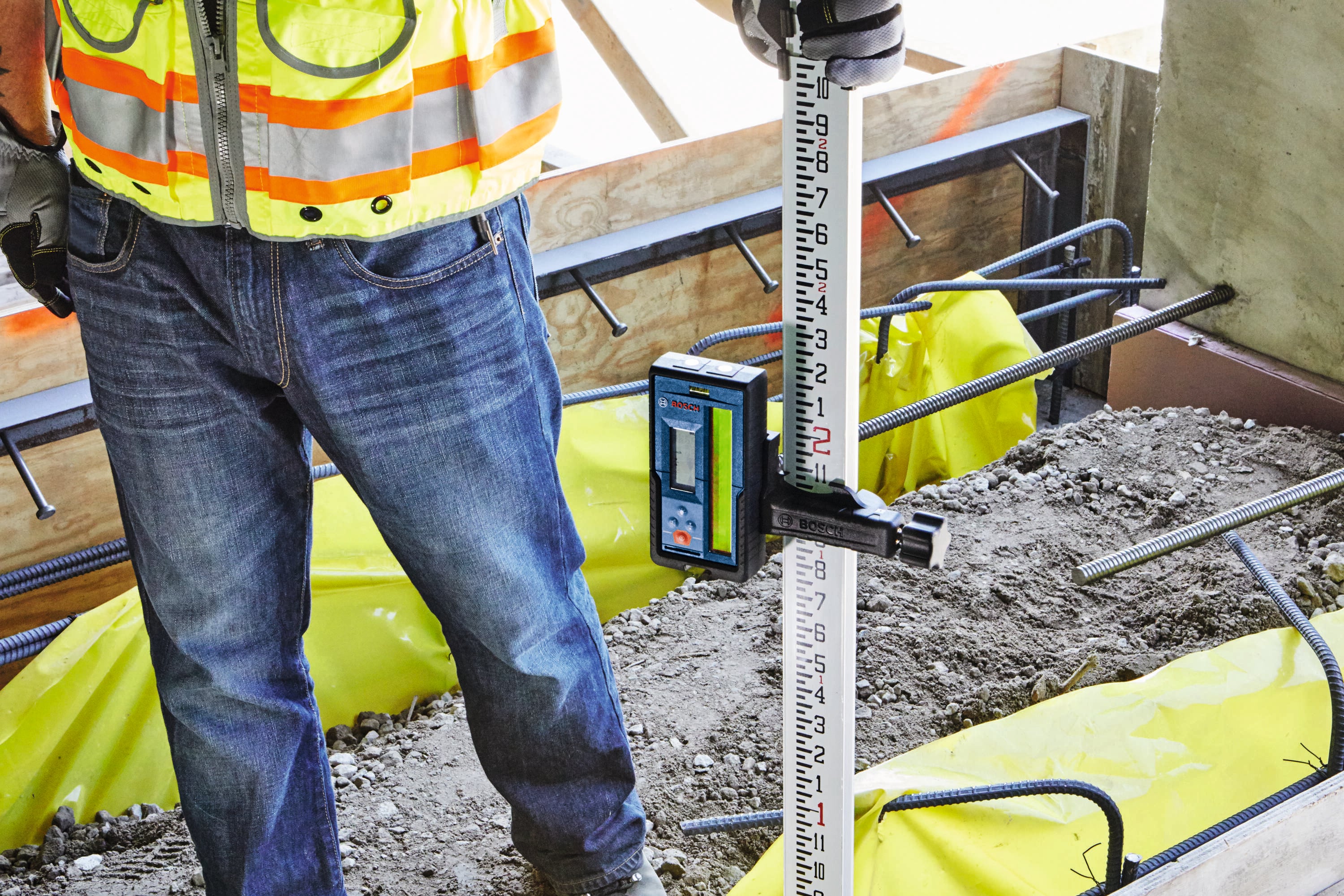 Bosch 1000-ft Red and Green-Beam Rotary Plastic Line Detector LR20 simolary.com 32 Bosch 1000-ft Red and Green-Beam Rotary Plastic Line Detector LR20 Simolary simolary.com 32