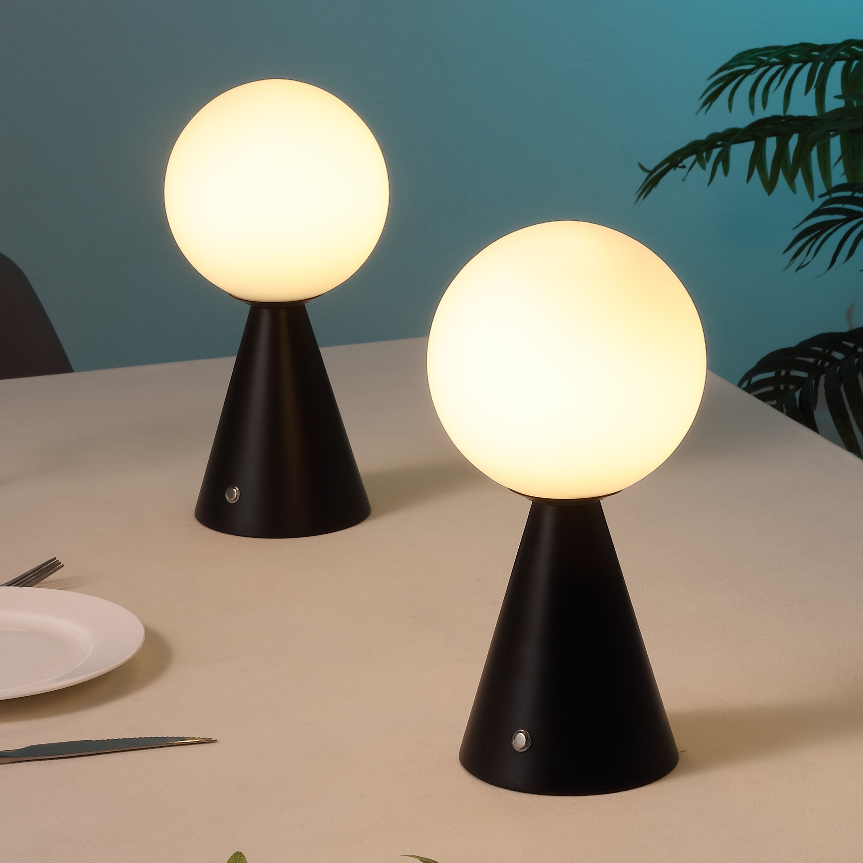 JONATHAN  Y JYL7159B-SET2 Macie Minimalist 11.75-in Black LED Touch Table Lamp with Glass Shade 2 -Set