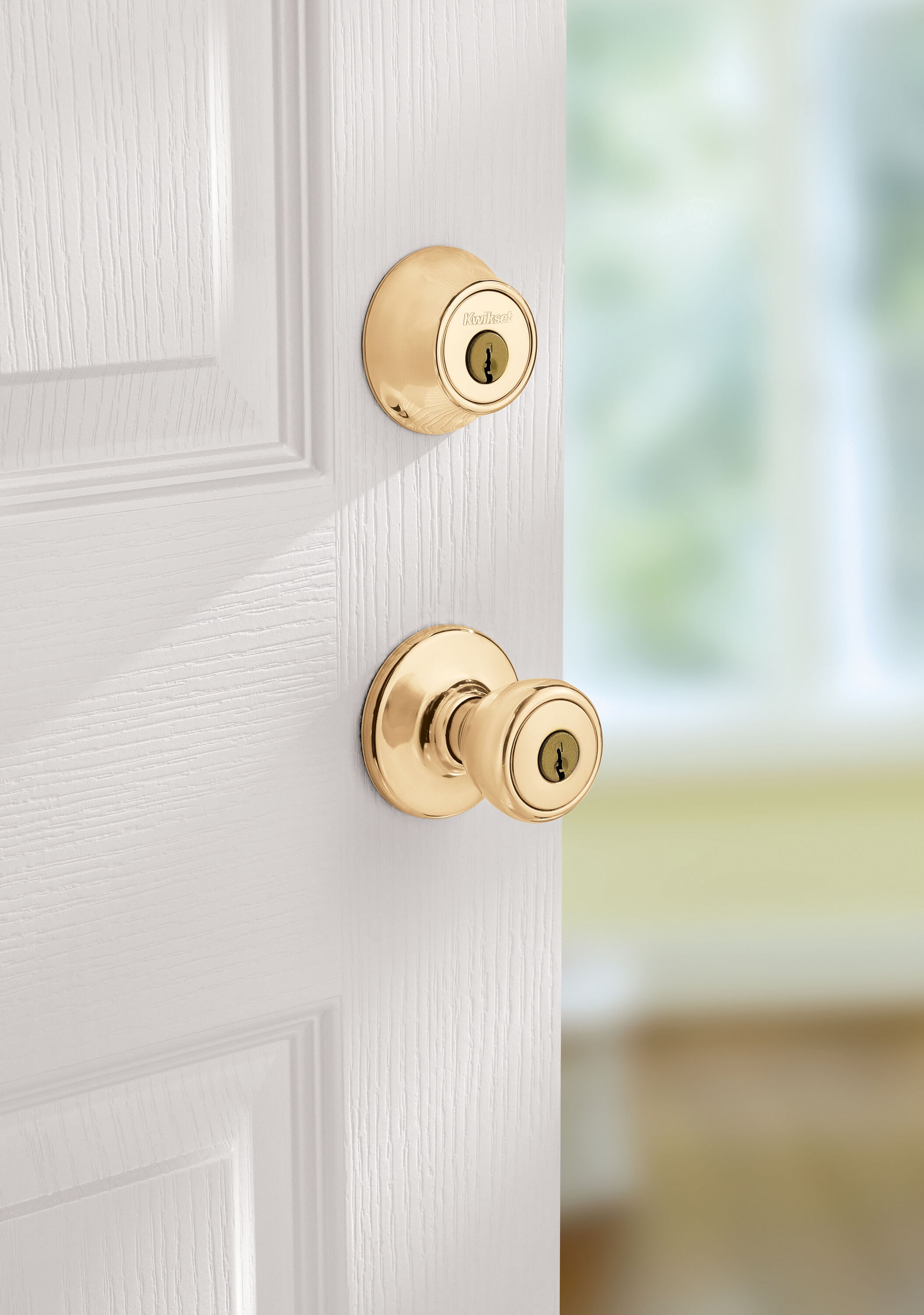 Kwikset Security Tylo Polished Brass Smartkey Exterior Single-cylinder  deadbolt Keyed Entry Door Knob Combo Pack with Antimicrobial Technology in  the Door Knobs department at