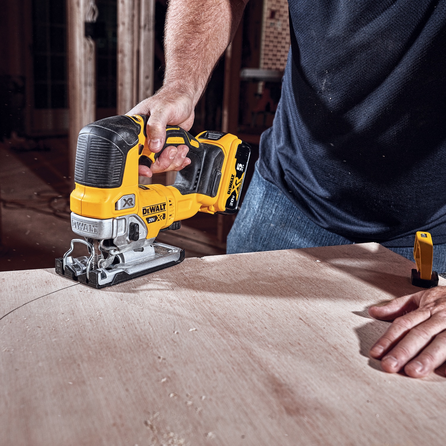 DEWALT XR 20-Volt Max Brushless Variable Speed Keyless Cordless Jigsaw  (Charger Included and Battery Included) in the Jigsaws department at 