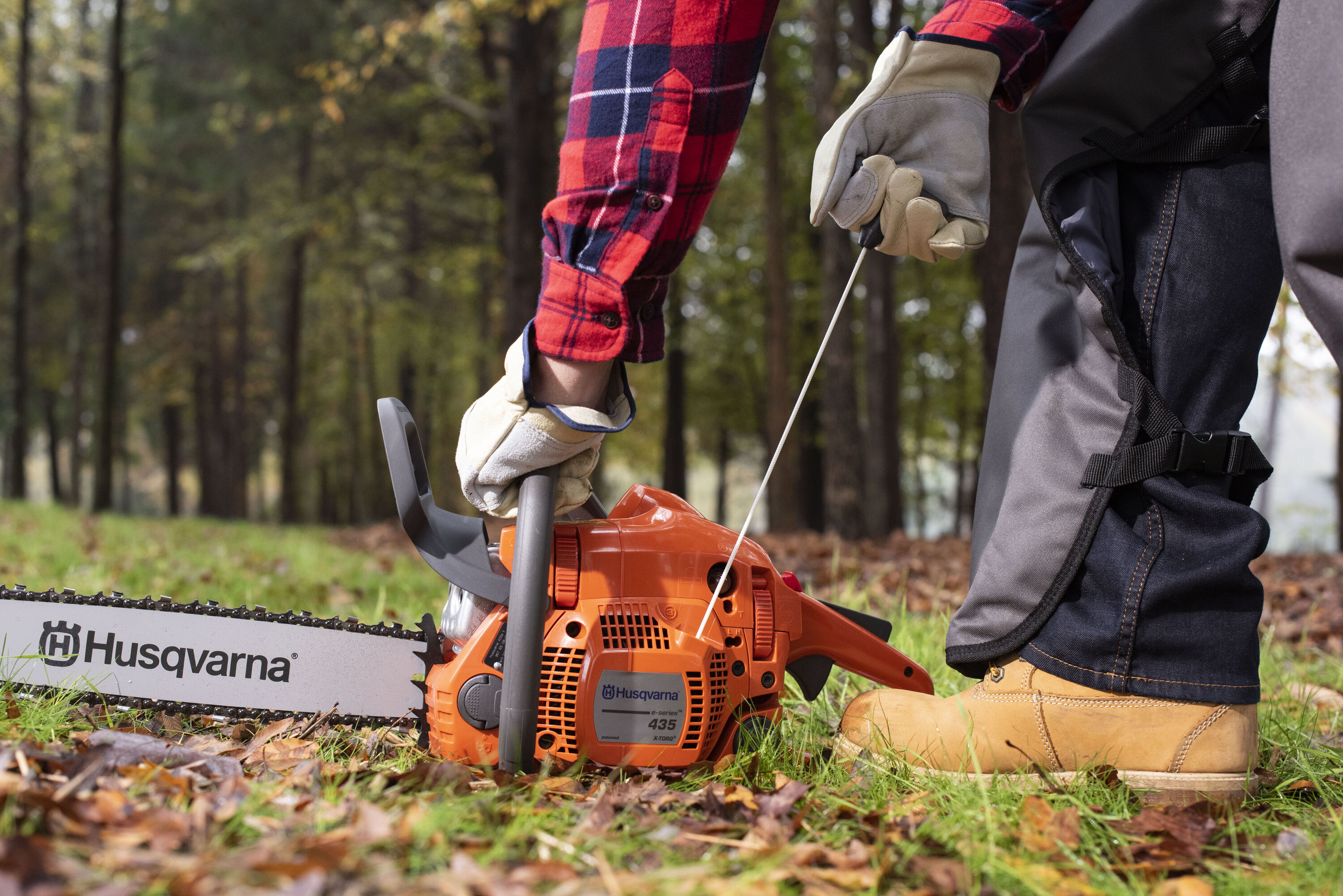 Husqvarna 435 16in 40.9cc 2Cycle Gas Chainsaw at
