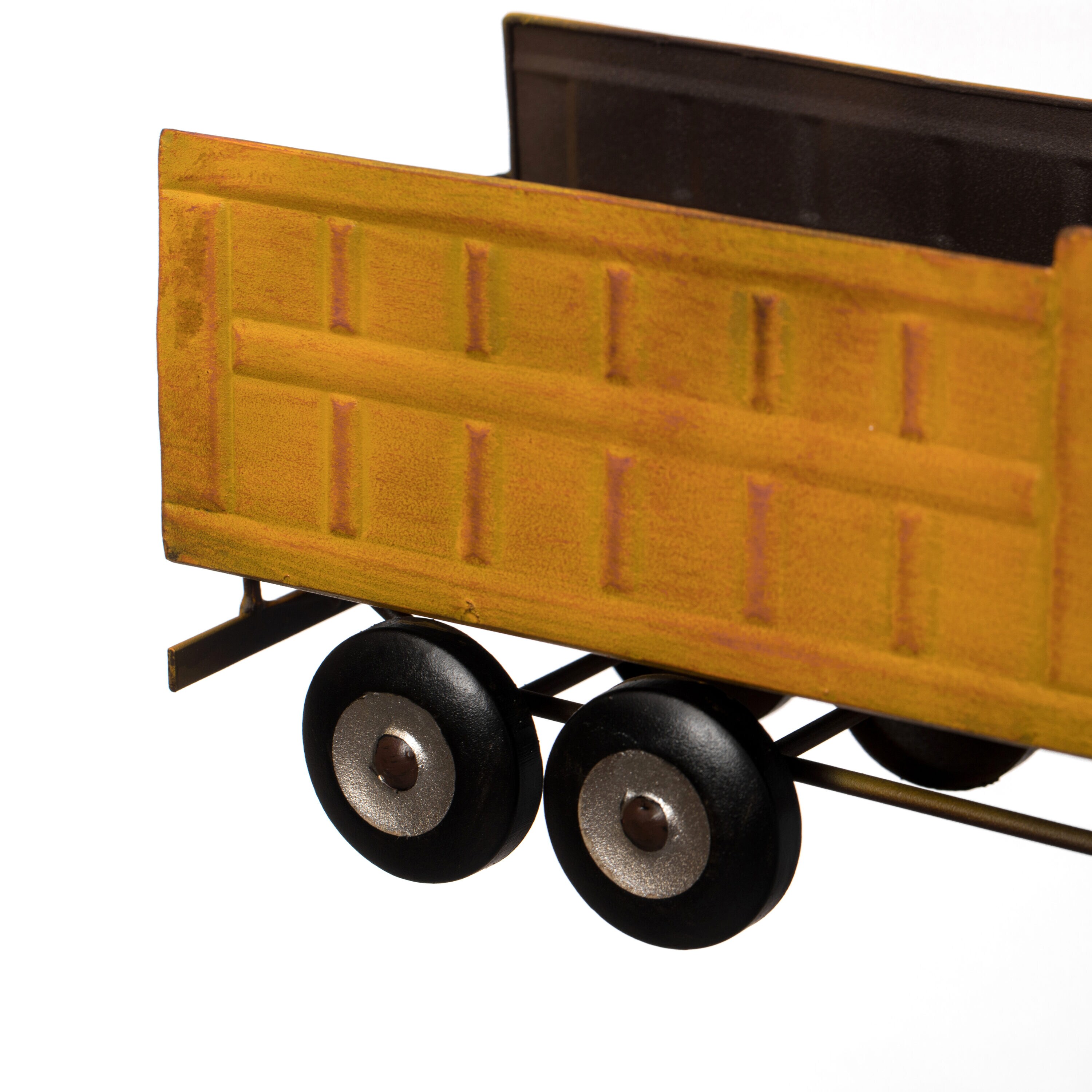 Rustic Yellow Metal Truck Novelty Wine Rack for Tabletop