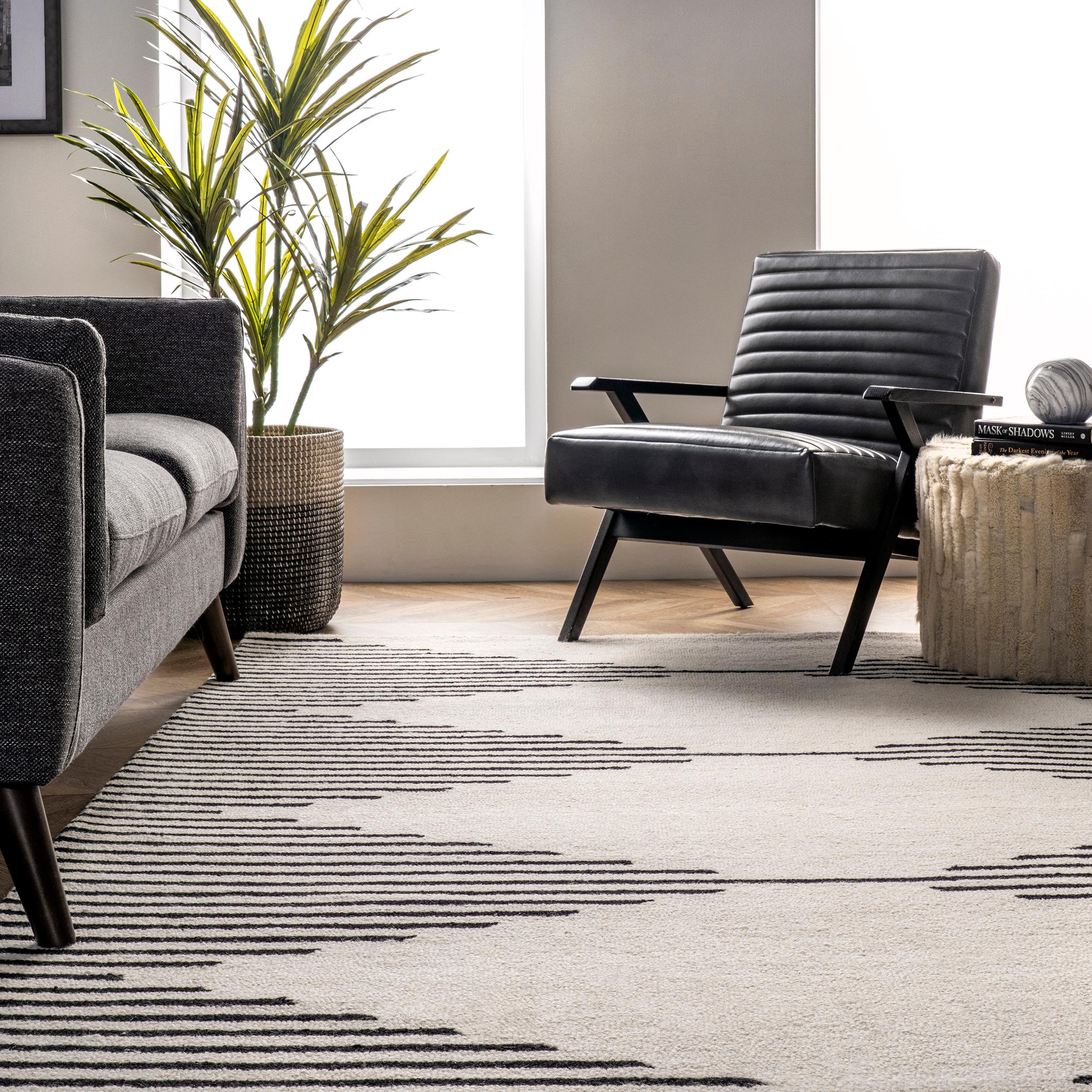 Ivory and Black Handmade Wool Runner Rug, 2' x 8'