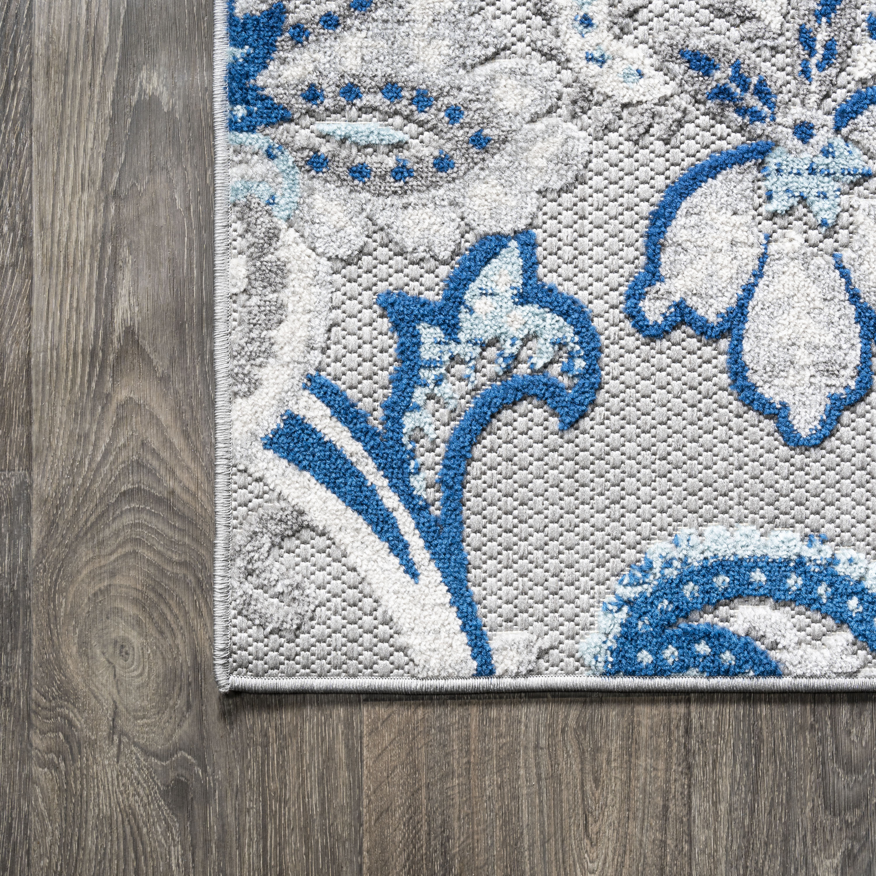Paisley High-Low Light Gray and Blue Synthetic Indoor/Outdoor Rug