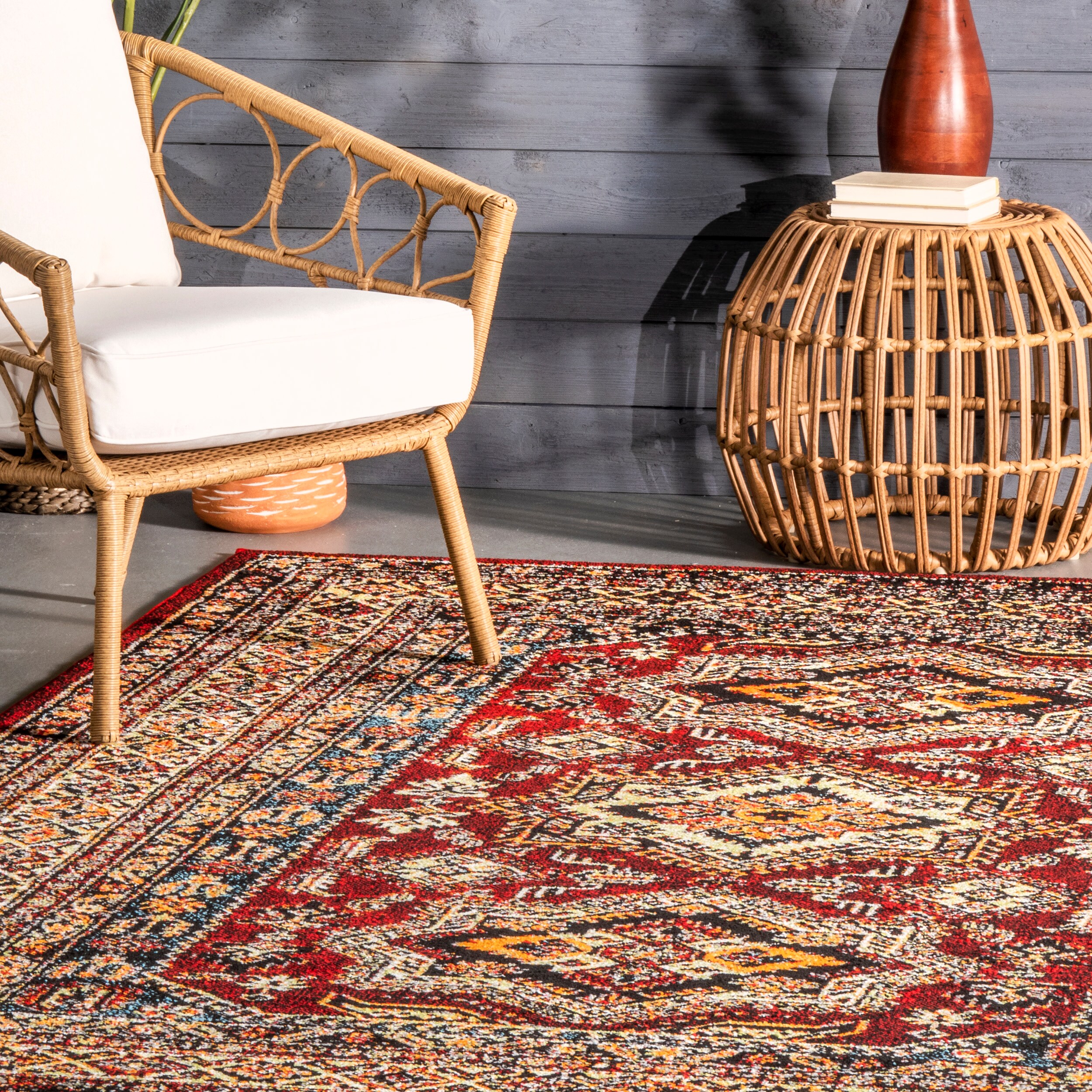 Medieval Red Round Synthetic Indoor/Outdoor Area Rug