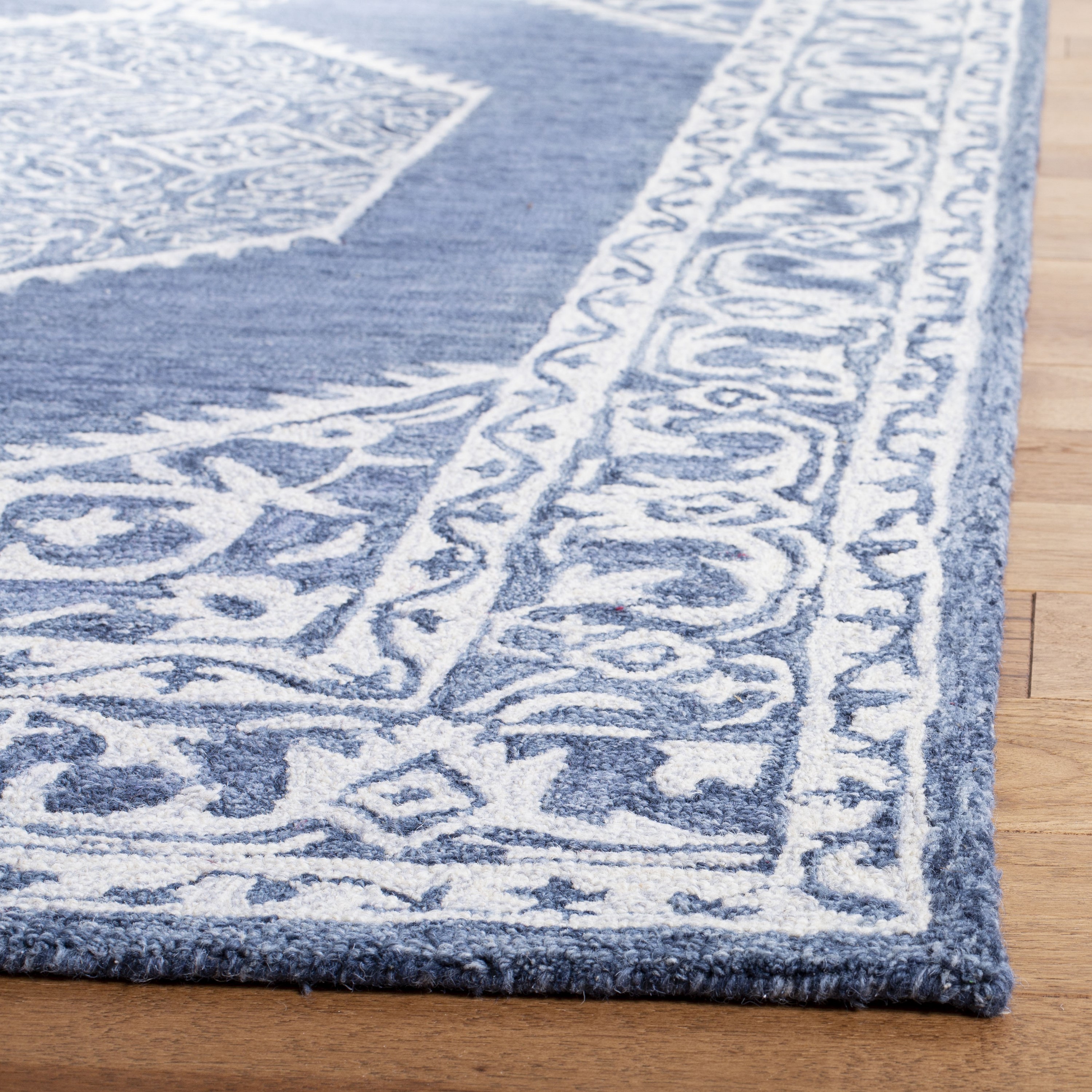 Handmade Tufted Wool Square Rug in Serene Blue - 59"