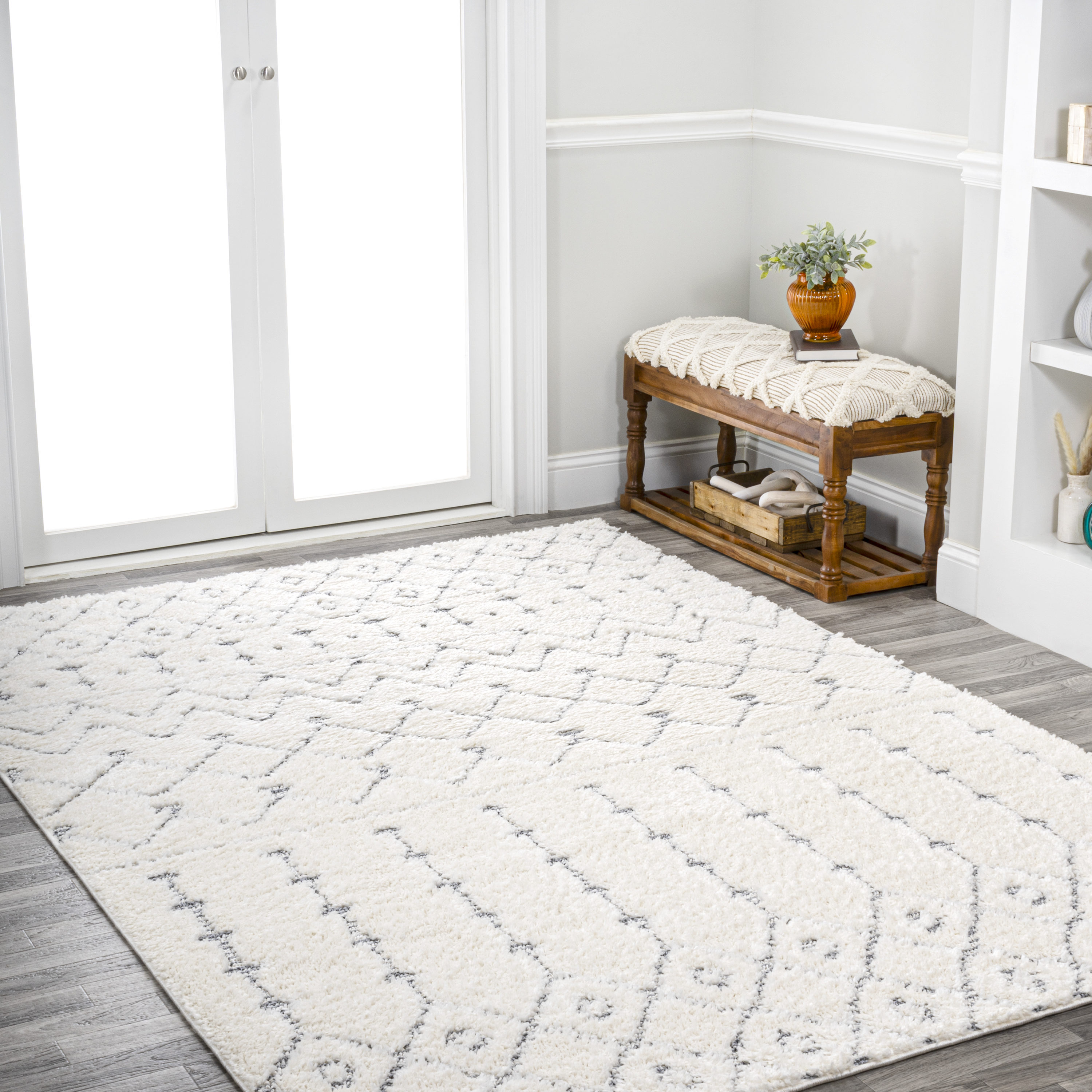 Cream/Gray Moroccan Trellis 4' x 6' Plush Area Rug