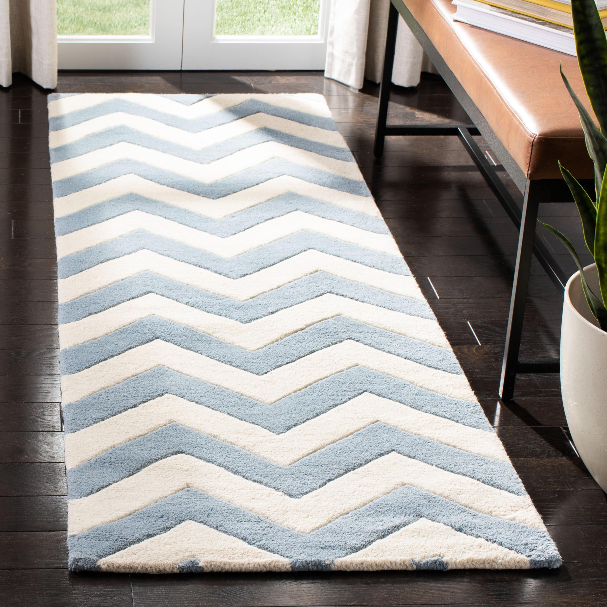  Cht715 Blue/Ivory Contemporary 2ft-3in x 9ft Runner Rug