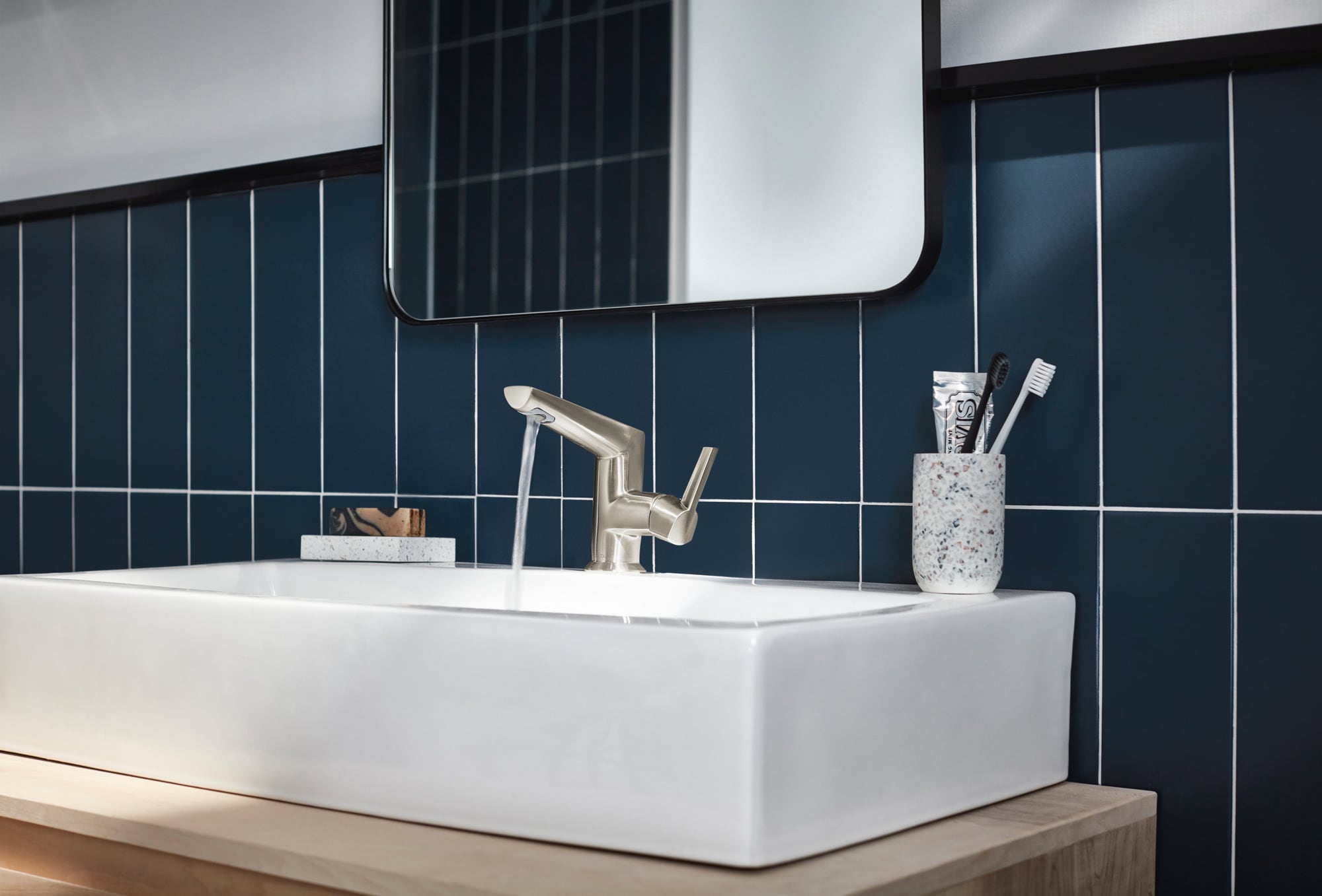 Delta Galeon Contemporary Single Hole Bathroom Faucet, Lumicoat Stainless