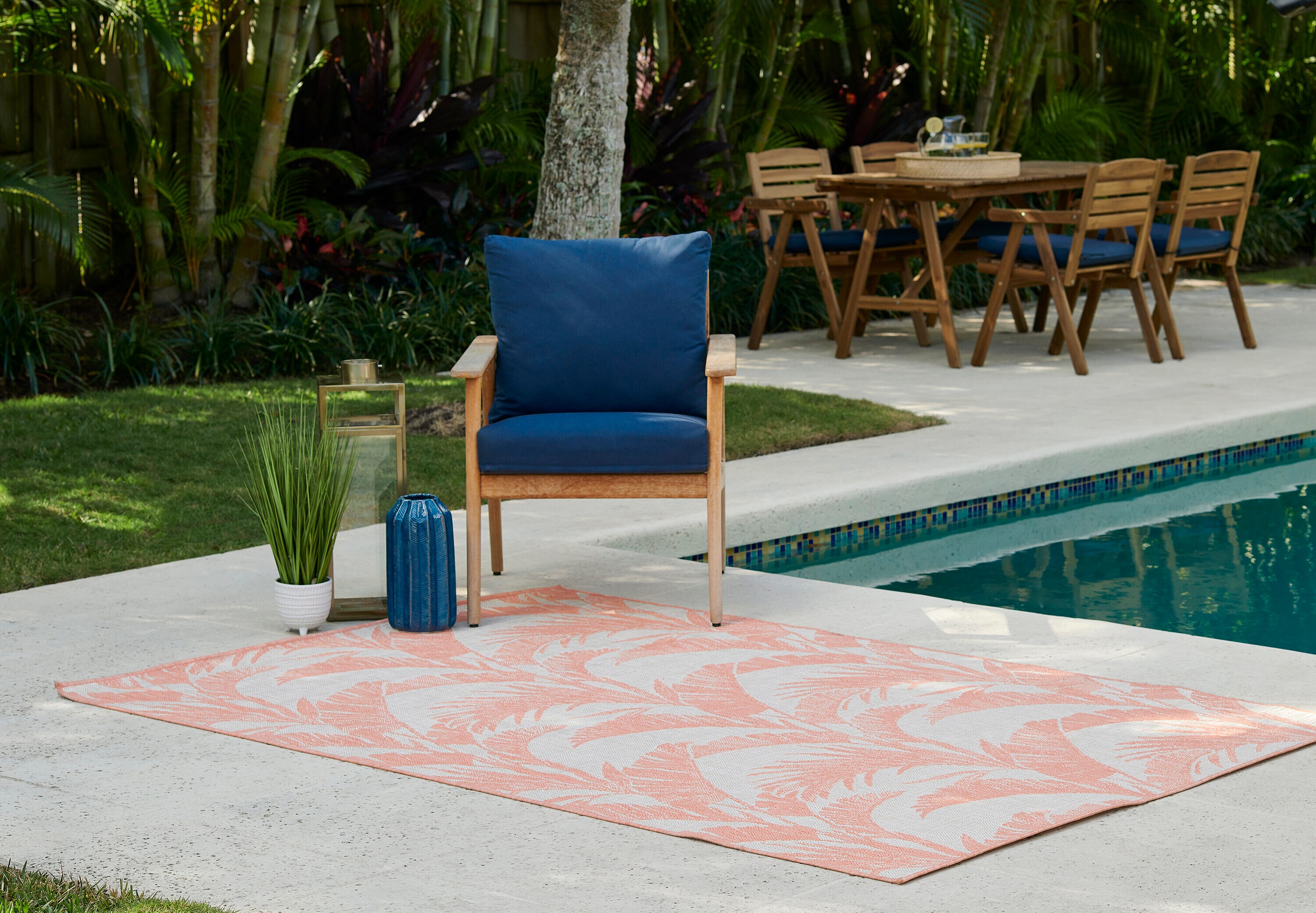 Momeni RIVRARV-01COR2030 2 x 3 (ft) Loomed Polypropylene Coral Rectangular Indoor/Outdoor Wash with water Area rug