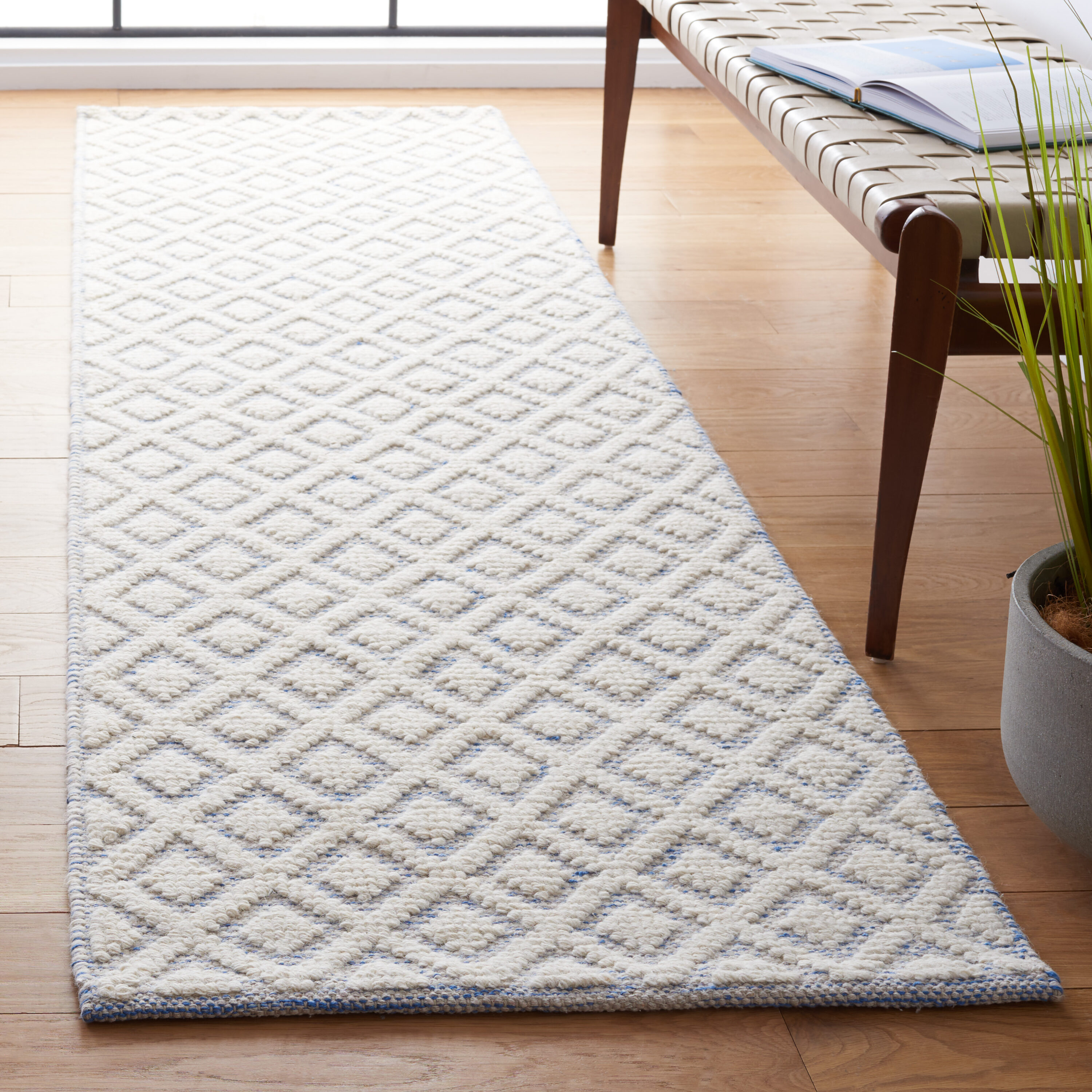 Safavieh Vermont 304L Ivory Light Blue 2 x 8 Rectangular Runner rug