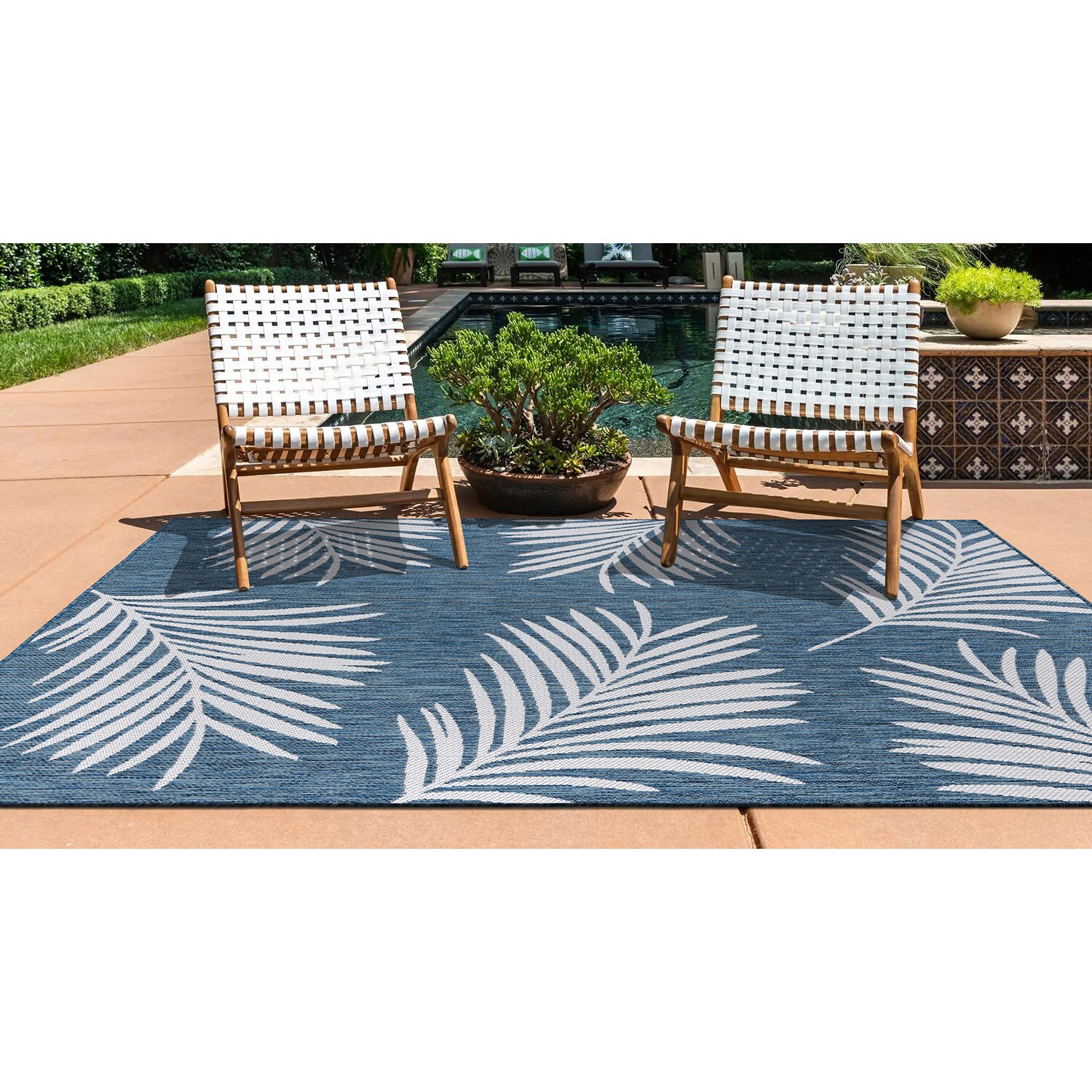 Navy Floral Synthetic 5' x 7' Easy-Care Rectangular Rug