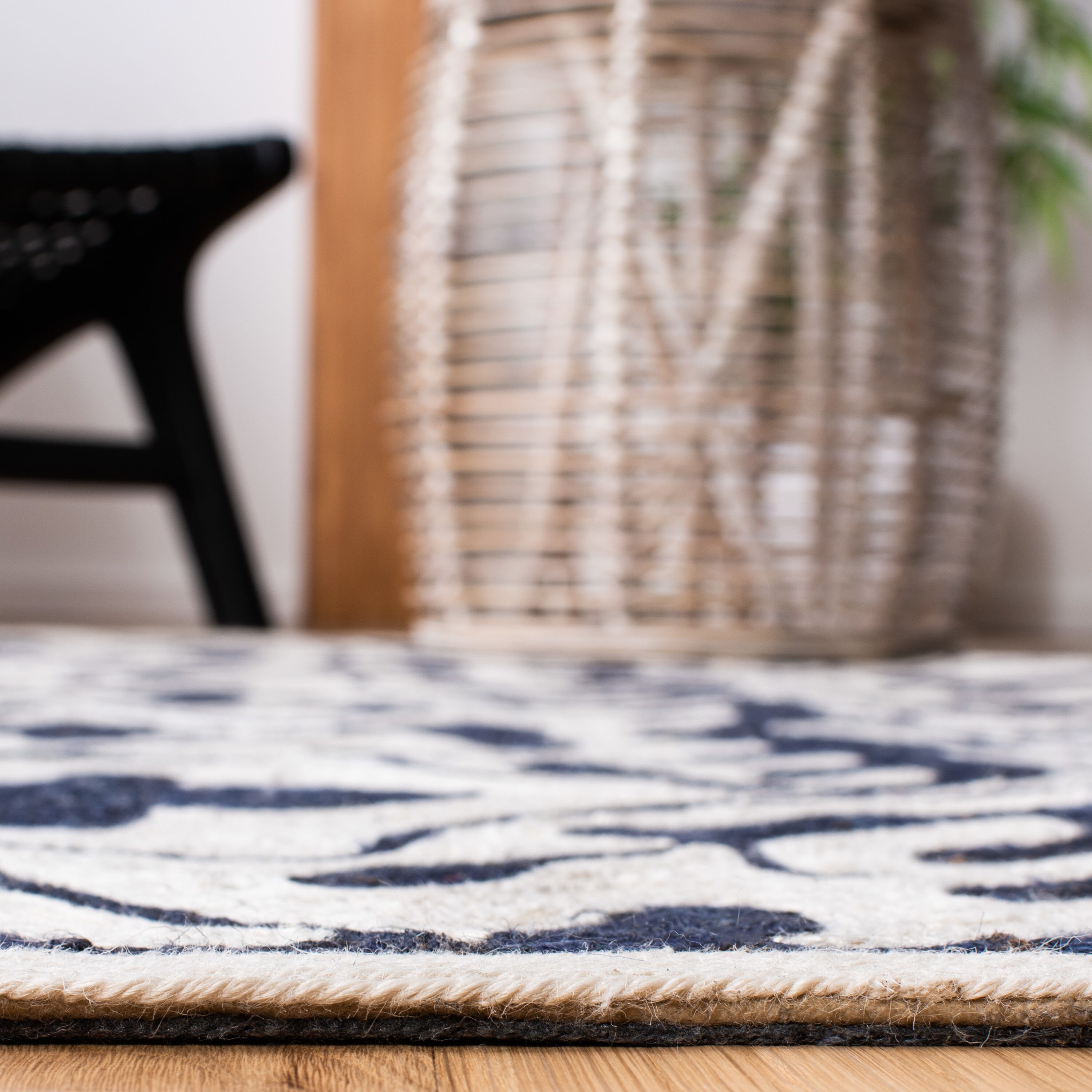 Ivory and Navy Hand-Tufted Wool Geometric Area Rug 6' x 9'