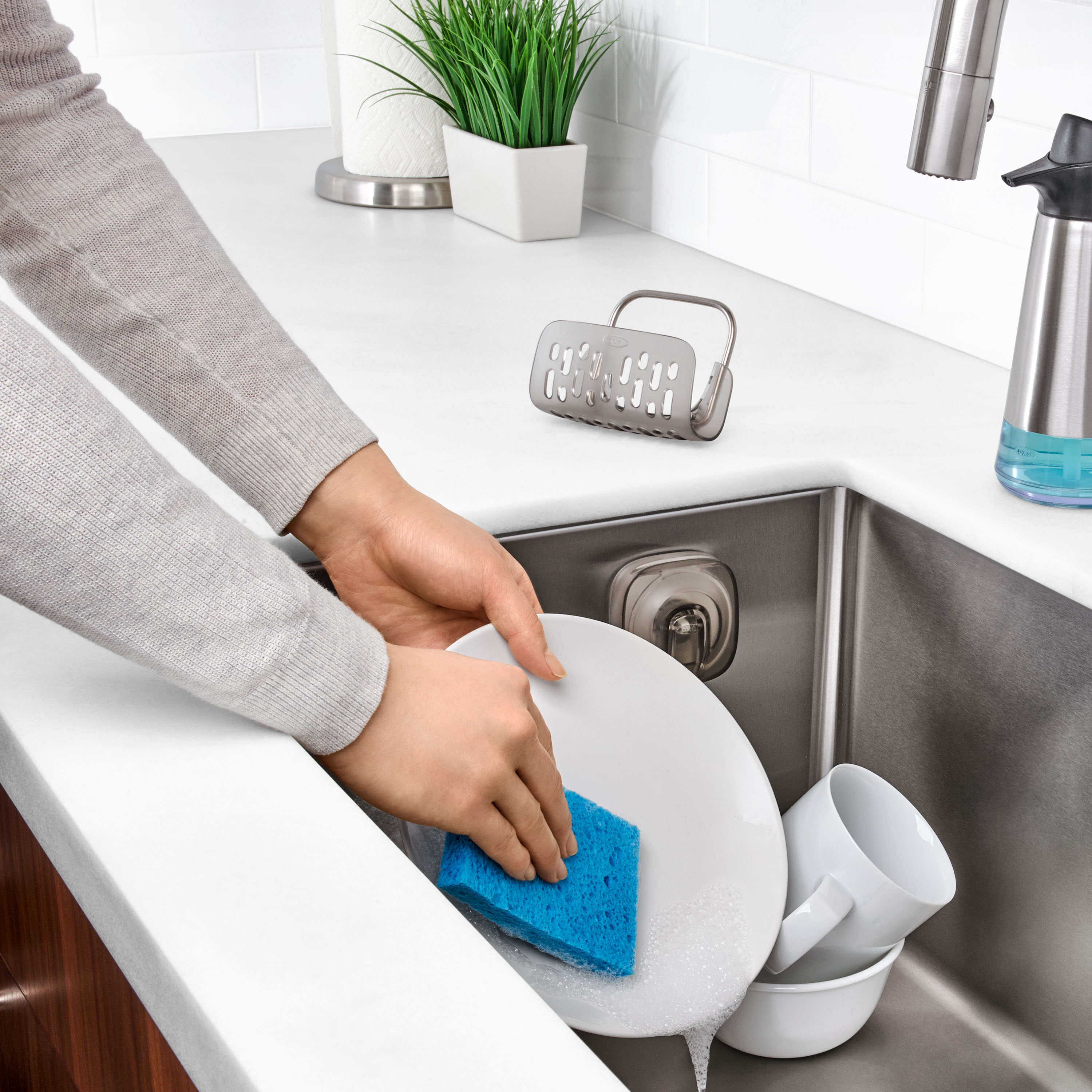 OXO Good Grips StrongHold™ Suction Sink Caddy - Gray, Securely Holds  Dishwashing Tools, Large Capacity Basket in the Kitchen Sink Accessory Kits  department at