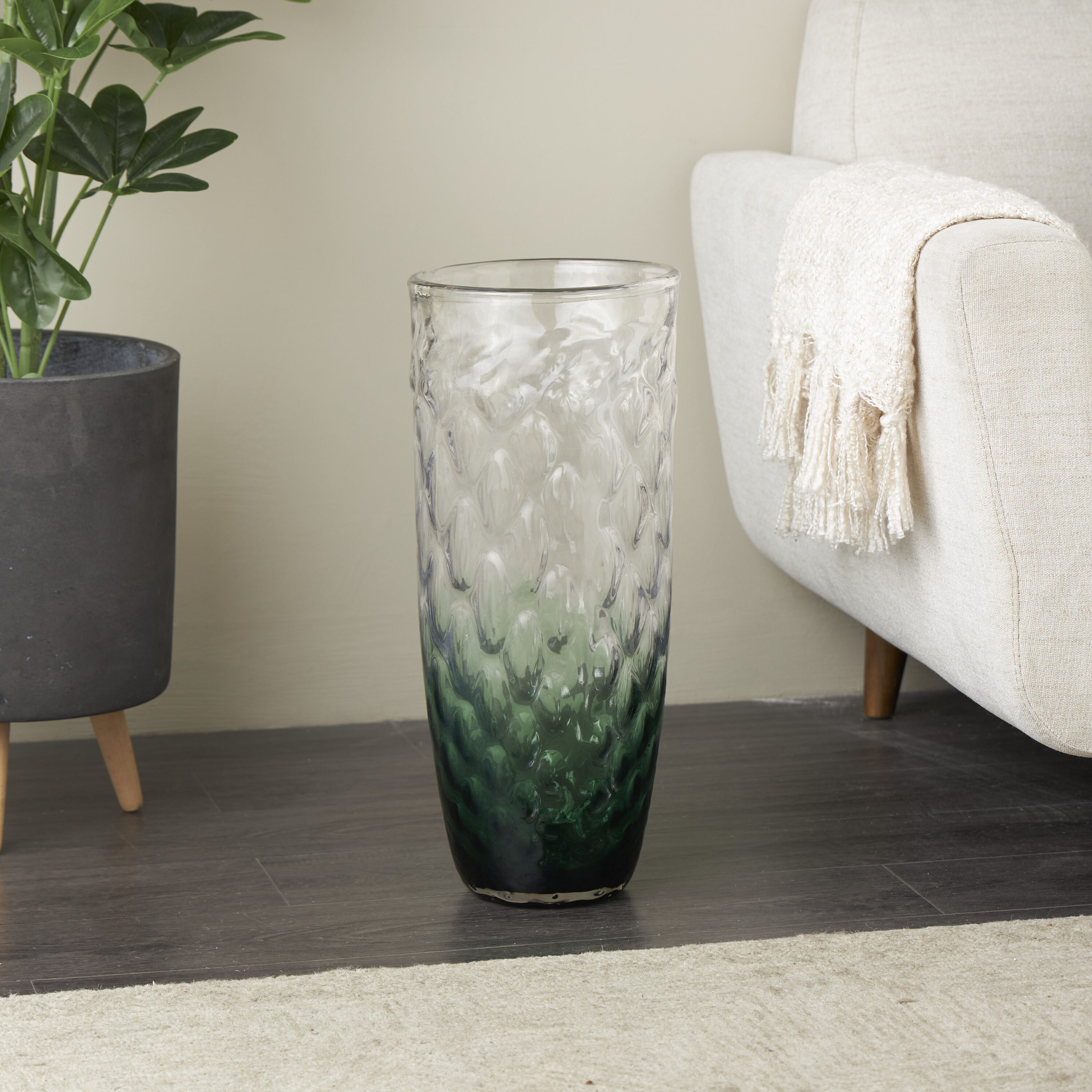 Grayson Lane 821333 Green Glass Modern Vase